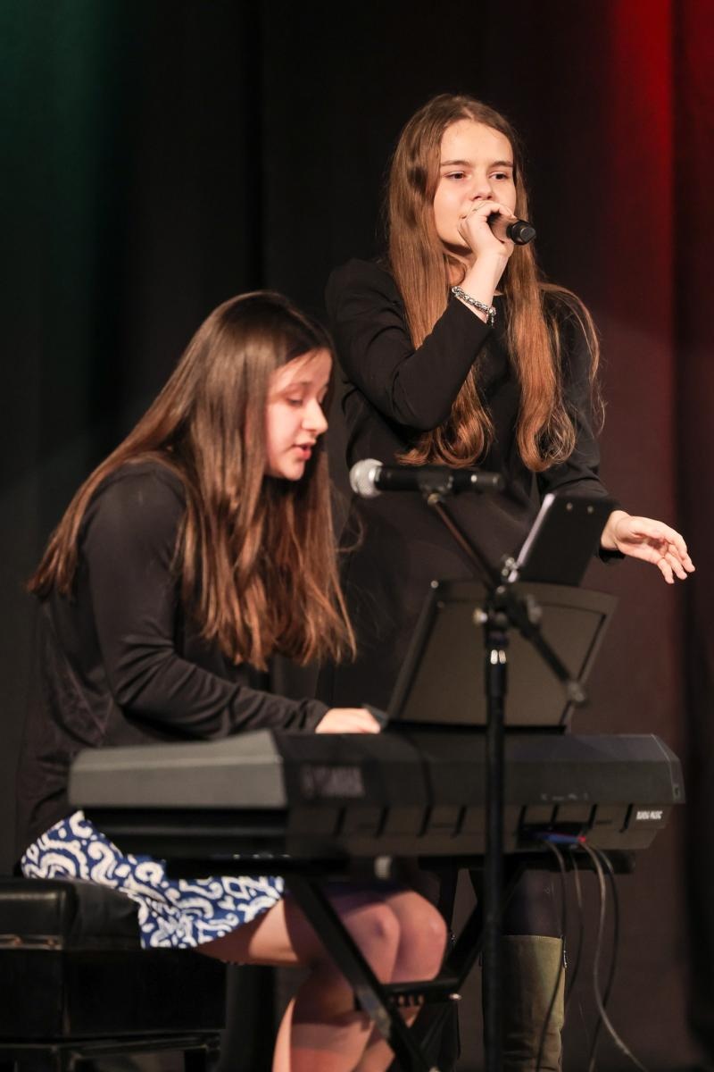Zdjęcie w galerii na portalu naszraciborz.pl: Wieczór Otwartego Mikrofonu - muzyka, taniec, poezja, czyli Sztuka Emocji! wiadomości z regionu
