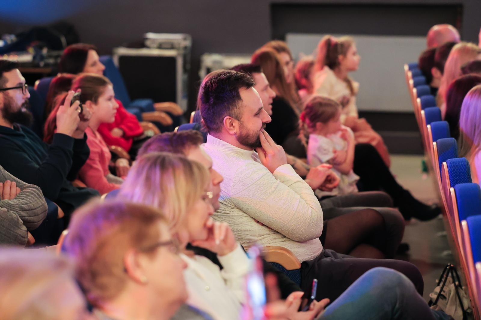 Zdjęcie w galerii na portalu naszraciborz.pl: Wieczór Otwartego Mikrofonu - muzyka, taniec, poezja, czyli Sztuka Emocji! wiadomości z regionu