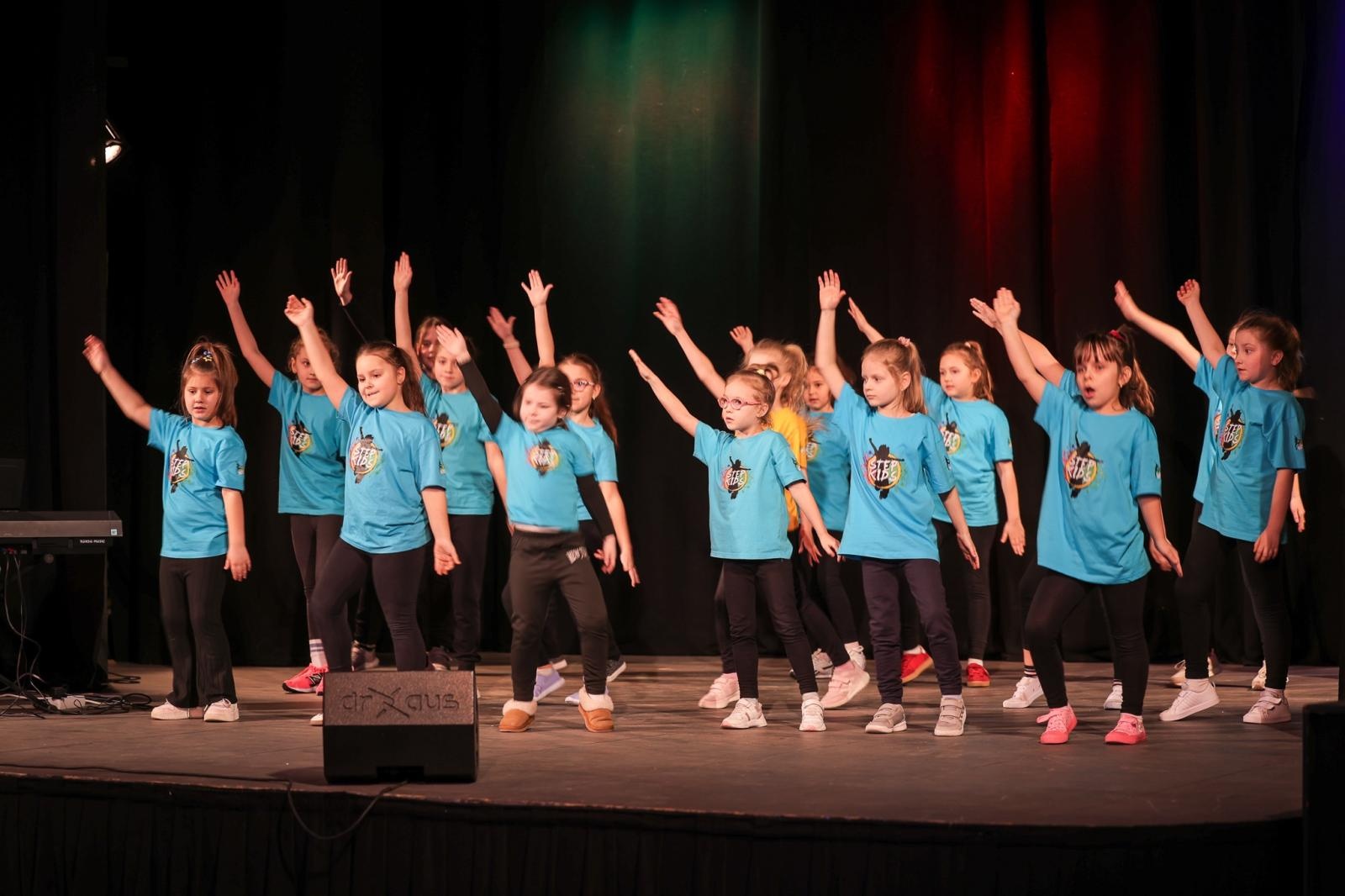 Zdjęcie w galerii na portalu naszraciborz.pl: Wieczór Otwartego Mikrofonu - muzyka, taniec, poezja, czyli Sztuka Emocji! wiadomości z regionu