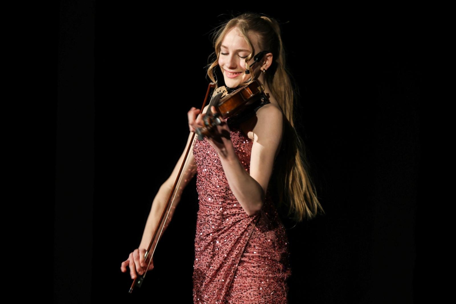 Zdjęcie w galerii na portalu naszraciborz.pl: Wieczór Otwartego Mikrofonu - muzyka, taniec, poezja, czyli Sztuka Emocji! wiadomości z regionu