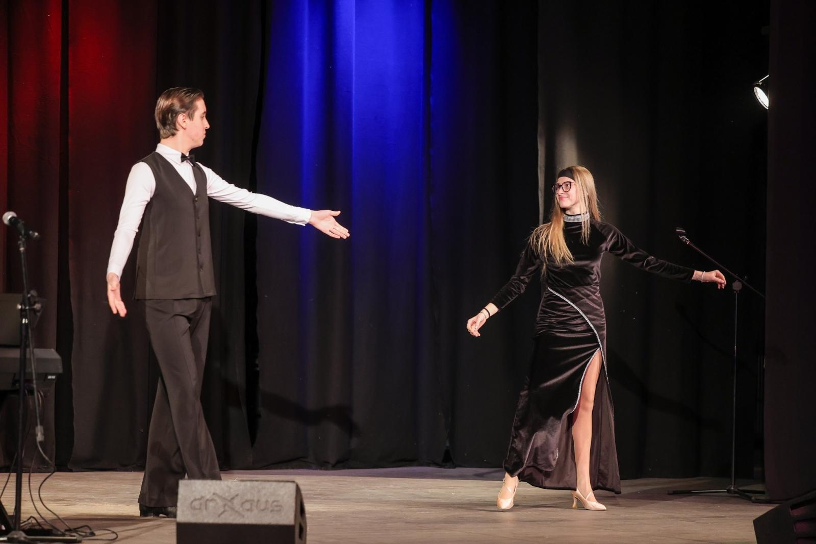 Zdjęcie w galerii na portalu naszraciborz.pl: Wieczór Otwartego Mikrofonu - muzyka, taniec, poezja, czyli Sztuka Emocji! wiadomości z regionu