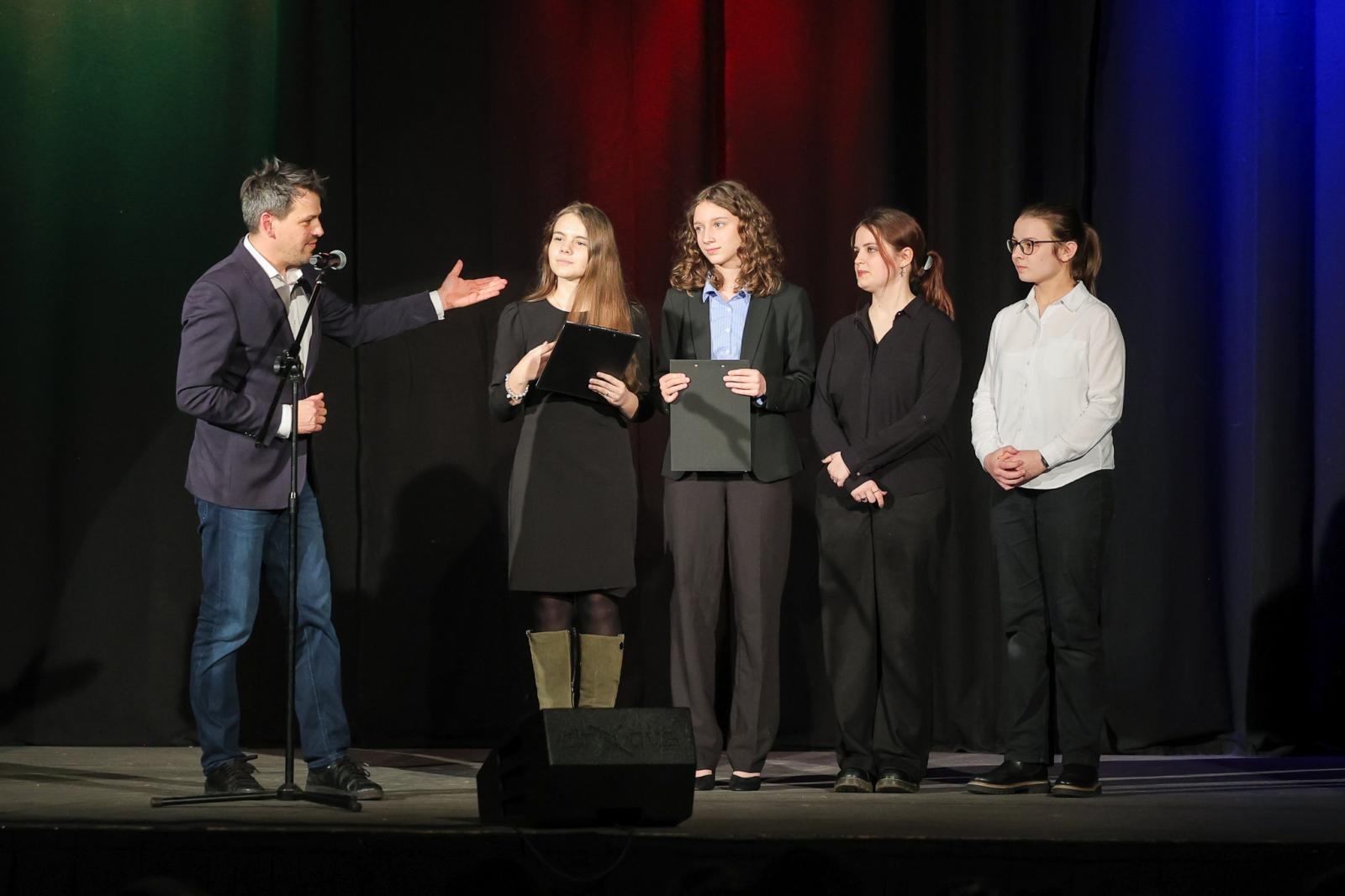 Zdjęcie w galerii na portalu naszraciborz.pl: Wieczór Otwartego Mikrofonu - muzyka, taniec, poezja, czyli Sztuka Emocji! wiadomości z regionu