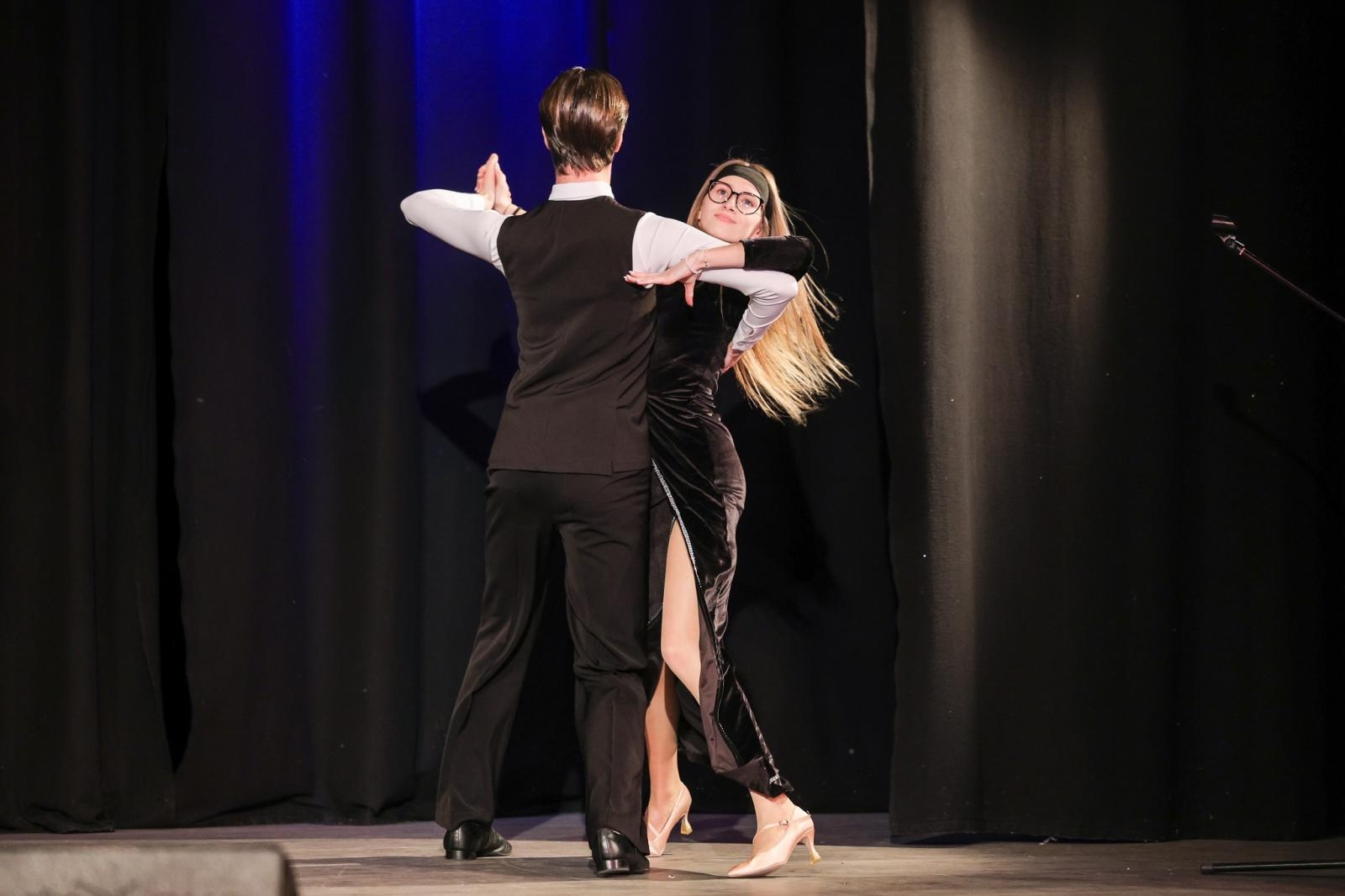 Zdjęcie w galerii na portalu naszraciborz.pl: Wieczór Otwartego Mikrofonu - muzyka, taniec, poezja, czyli Sztuka Emocji! wiadomości z regionu