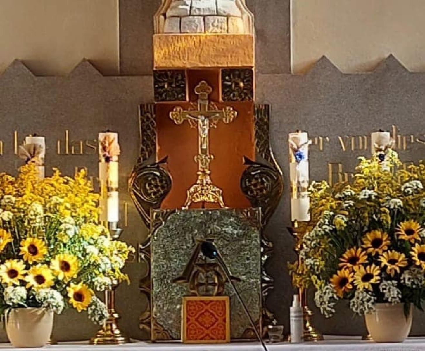 Zdjęcie w galerii na portalu naszraciborz.pl: Kradzież w kościele w Pietraszynie. Łupem złodzieja padł krzyż wiadomości z regionu