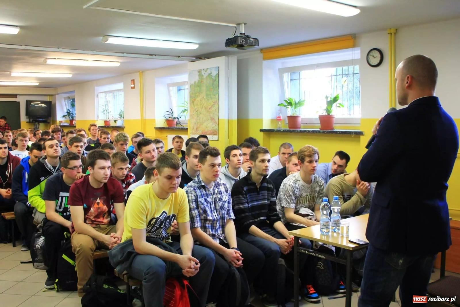 Zdjęcie w galerii na portalu naszraciborz.pl: Kto by pomyślał, że o naszym Rafałku będzie tak głośno wiadomości z regionu