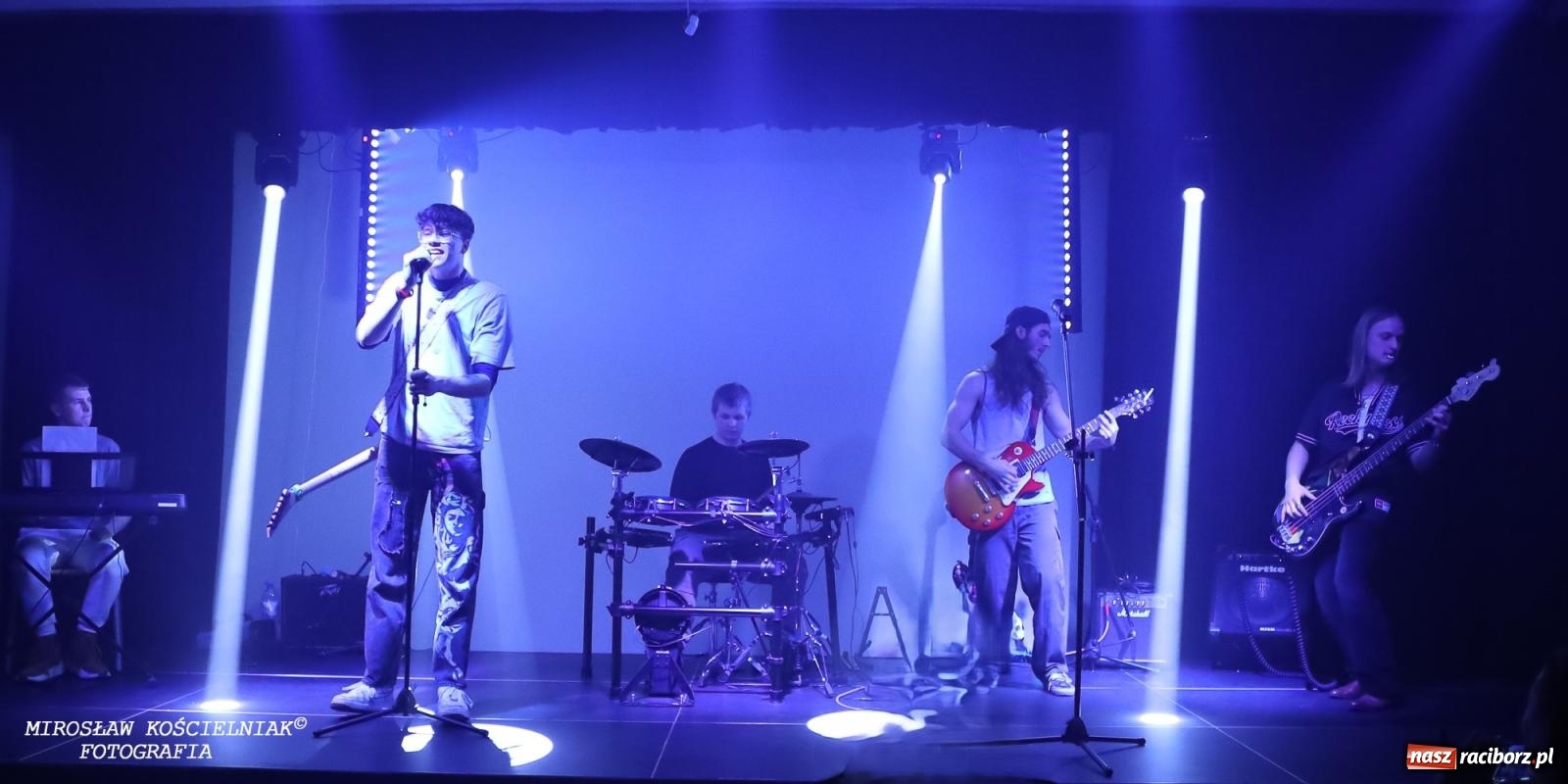 Zdjęcie w galerii na portalu naszraciborz.pl: Zespół Afera zadebiutował na scenie CKZiU nr 2 Mechanik wiadomości z regionu