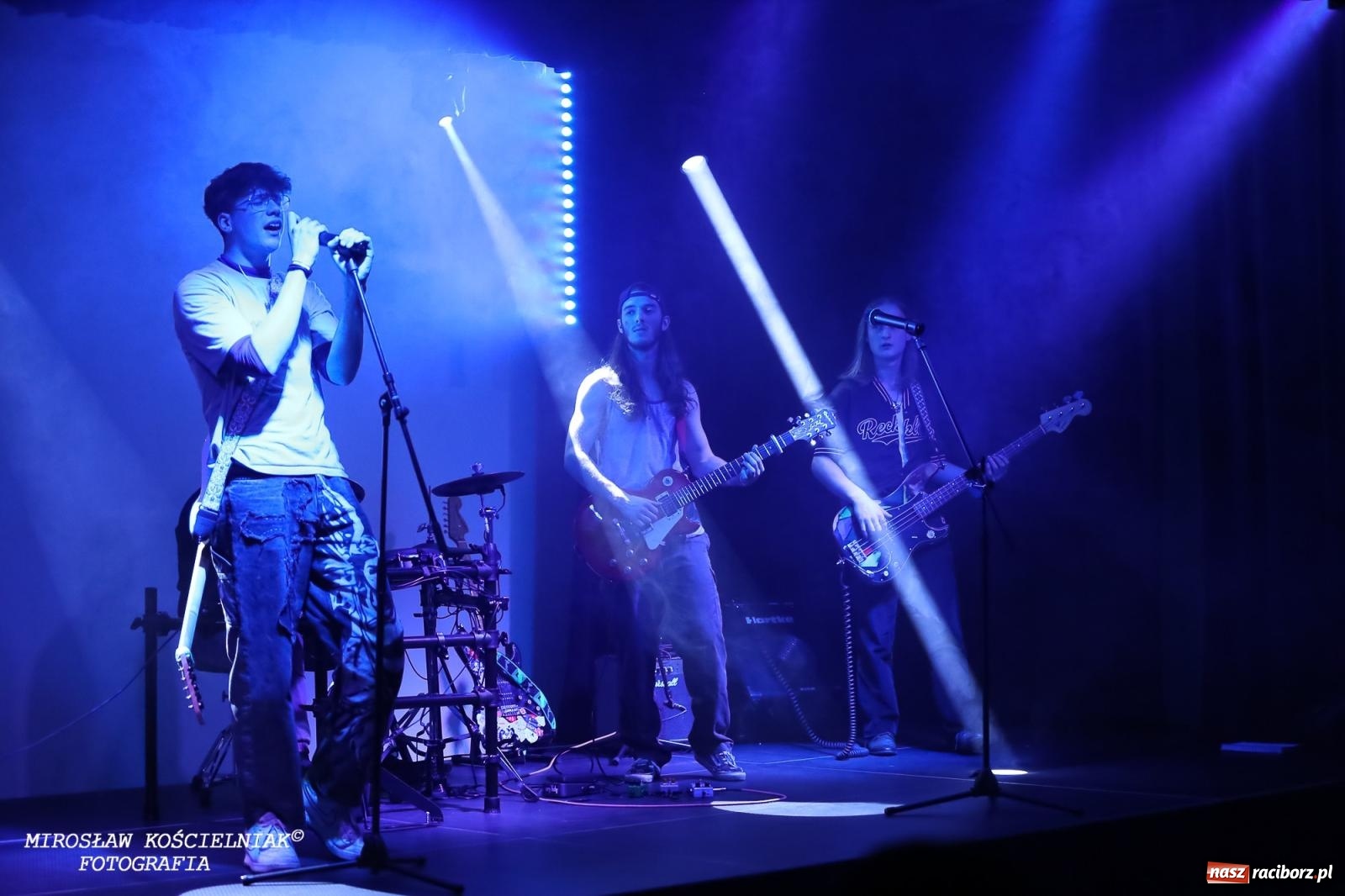 Zdjęcie w galerii na portalu naszraciborz.pl: Zespół Afera zadebiutował na scenie CKZiU nr 2 Mechanik wiadomości z regionu