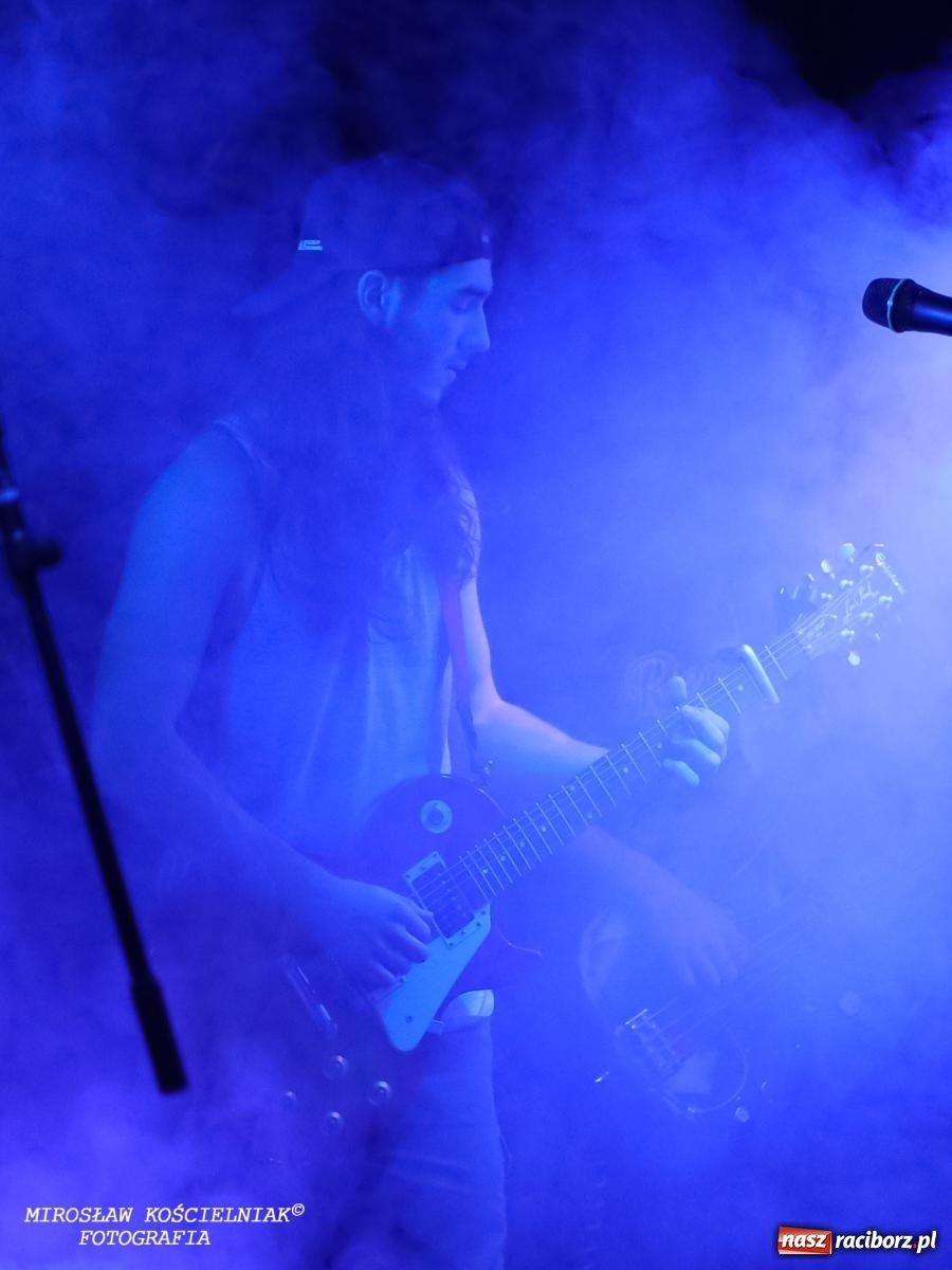 Zdjęcie w galerii na portalu naszraciborz.pl: Zespół Afera zadebiutował na scenie CKZiU nr 2 Mechanik wiadomości z regionu