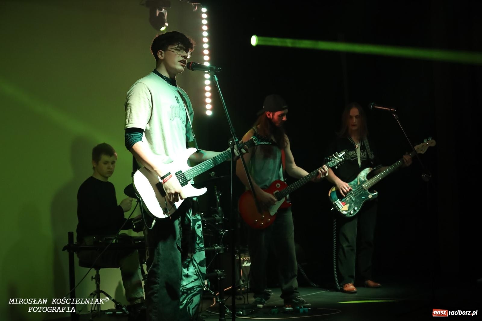 Zdjęcie w galerii na portalu naszraciborz.pl: Zespół Afera zadebiutował na scenie CKZiU nr 2 Mechanik wiadomości z regionu