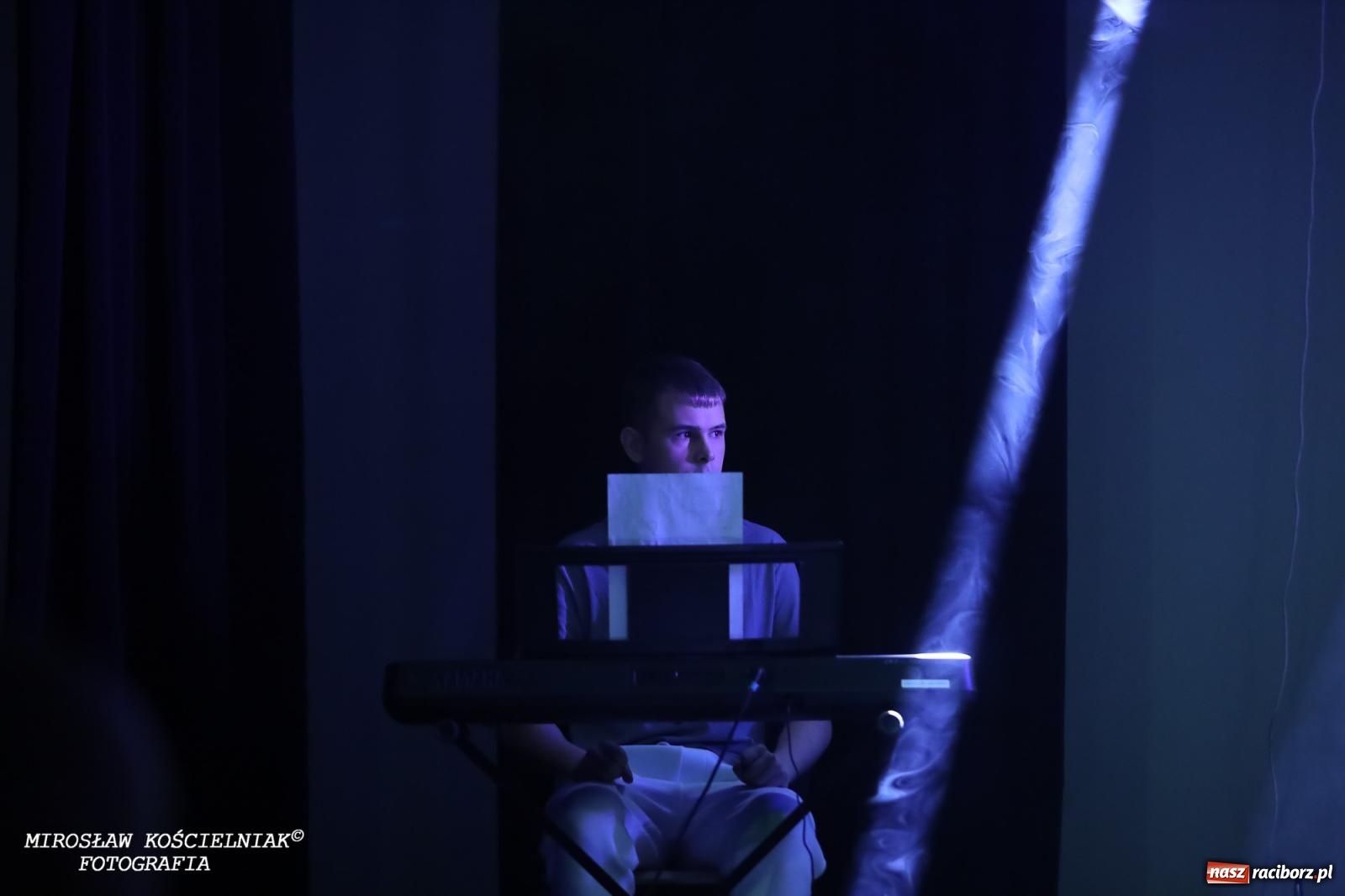 Zdjęcie w galerii na portalu naszraciborz.pl: Zespół Afera zadebiutował na scenie CKZiU nr 2 Mechanik wiadomości z regionu