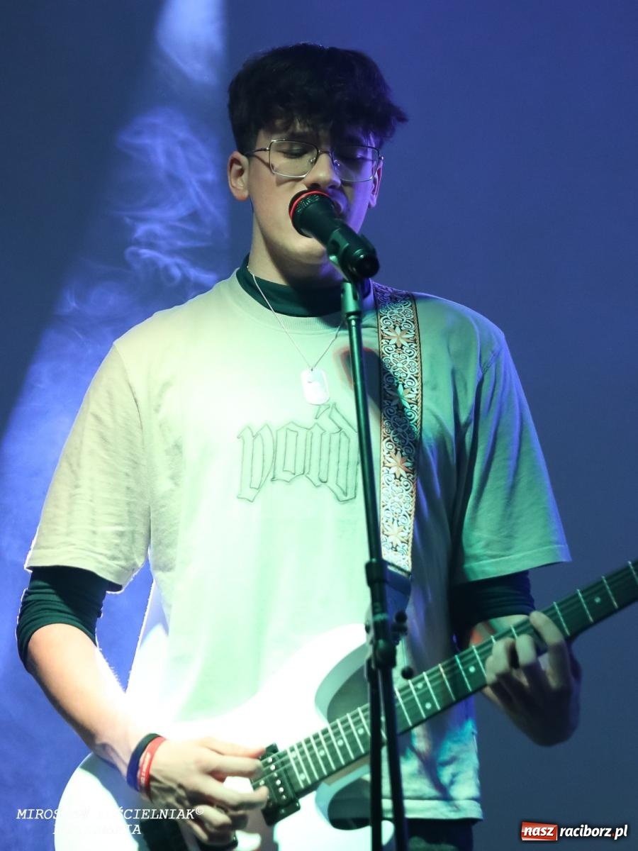 Zdjęcie w galerii na portalu naszraciborz.pl: Zespół Afera zadebiutował na scenie CKZiU nr 2 Mechanik wiadomości z regionu