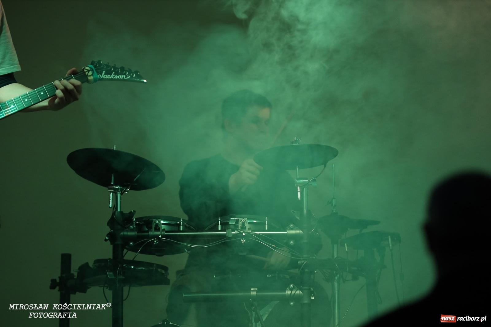 Zdjęcie w galerii na portalu naszraciborz.pl: Zespół Afera zadebiutował na scenie CKZiU nr 2 Mechanik wiadomości z regionu