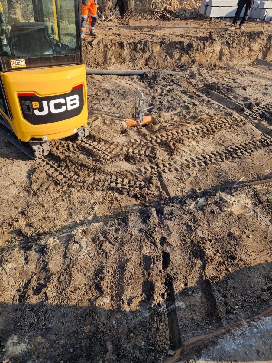 Zdjęcie w galerii na portalu naszraciborz.pl: Uszkodzenie gazociągu przy Kwiatowej. Pomoc medyczna w Zabełkowie wiadomości z regionu