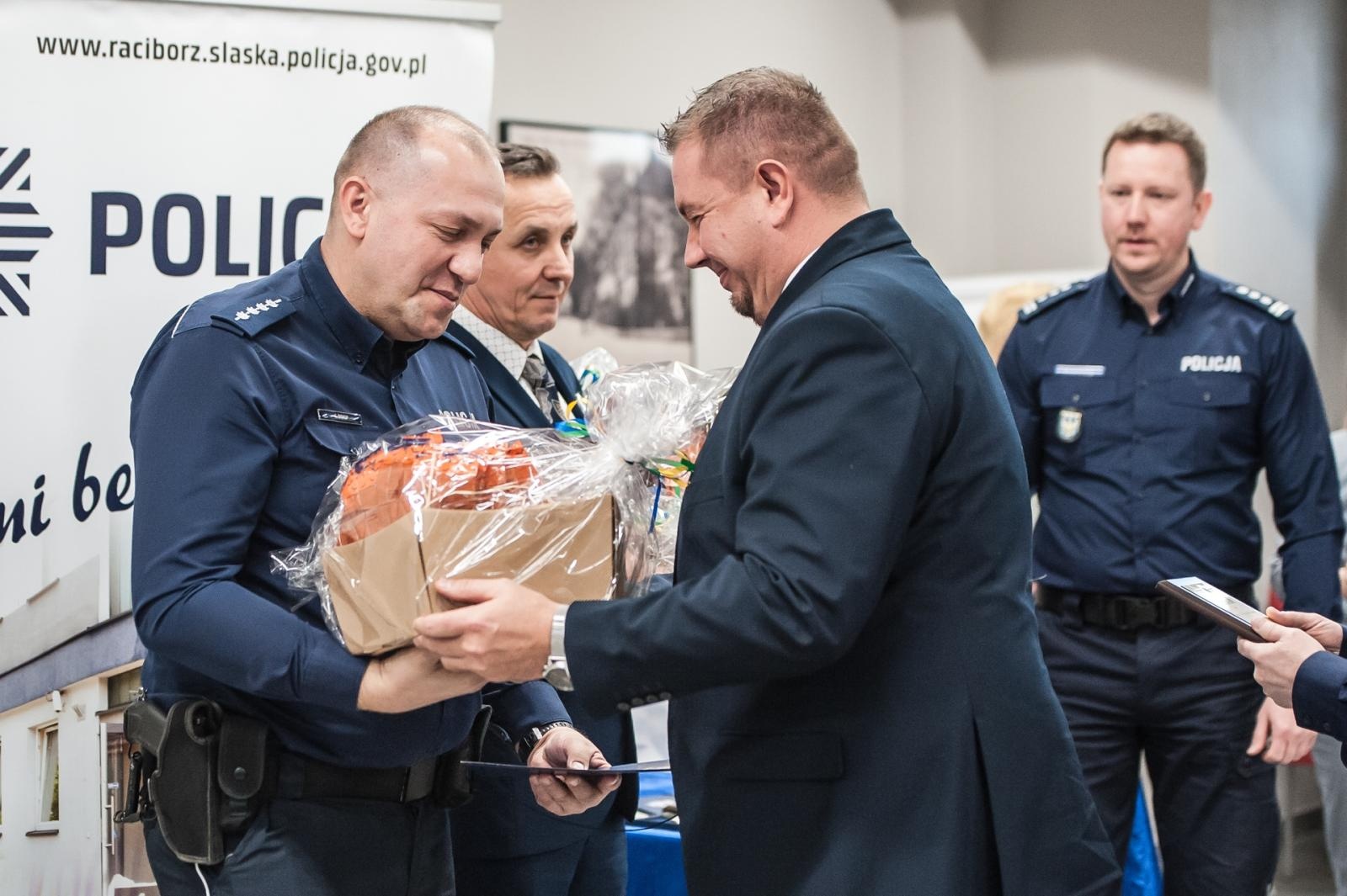 Zdjęcie w galerii na portalu naszraciborz.pl: Znamy policjantów roku w raciborskiej komendzie [FOTO i WIDEO] wiadomości z regionu