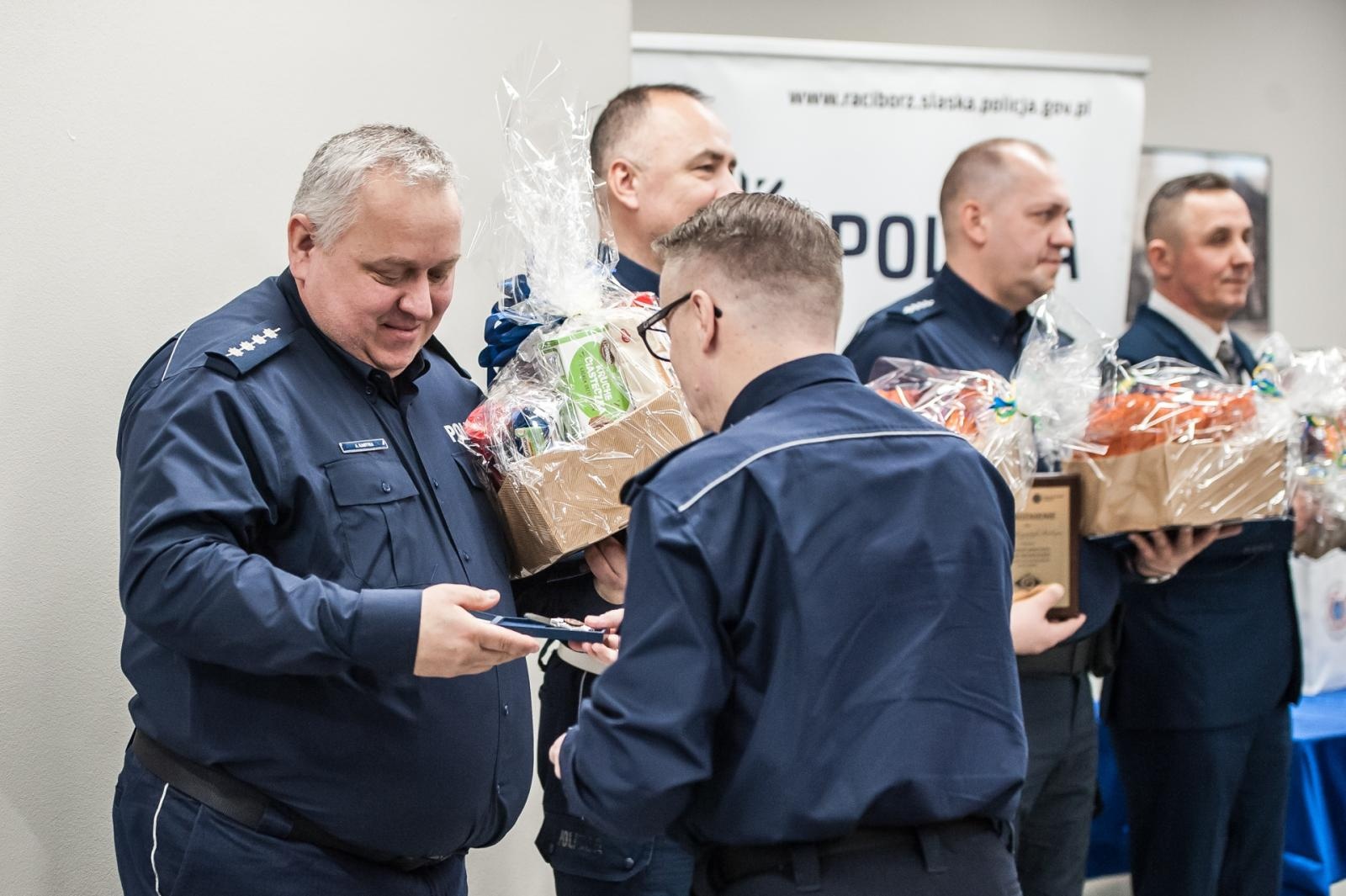 Zdjęcie w galerii na portalu naszraciborz.pl: Znamy policjantów roku w raciborskiej komendzie [FOTO i WIDEO] wiadomości z regionu