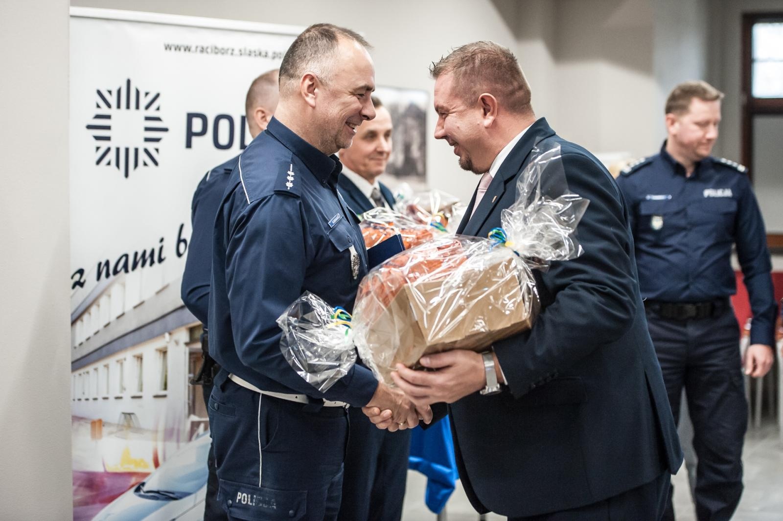 Zdjęcie w galerii na portalu naszraciborz.pl: Znamy policjantów roku w raciborskiej komendzie [FOTO i WIDEO] wiadomości z regionu