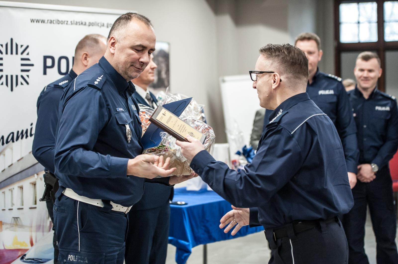 Zdjęcie w galerii na portalu naszraciborz.pl: Znamy policjantów roku w raciborskiej komendzie [FOTO i WIDEO] wiadomości z regionu