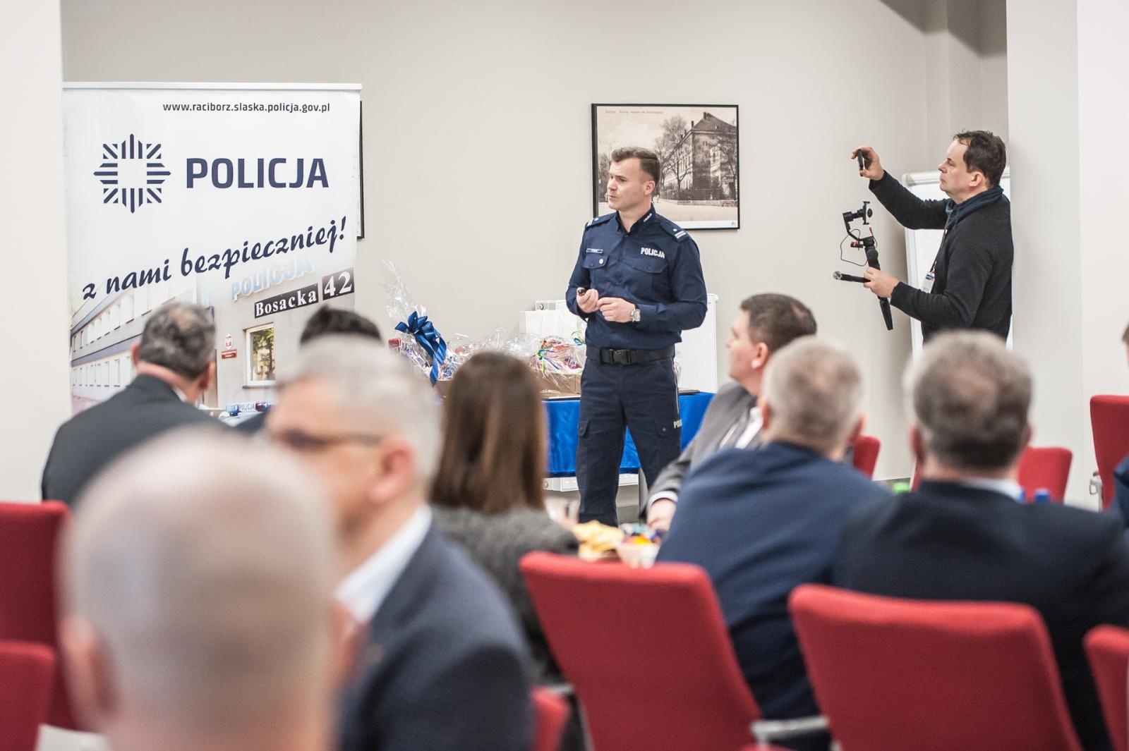 Zdjęcie w galerii na portalu naszraciborz.pl: Znamy policjantów roku w raciborskiej komendzie [FOTO i WIDEO] wiadomości z regionu