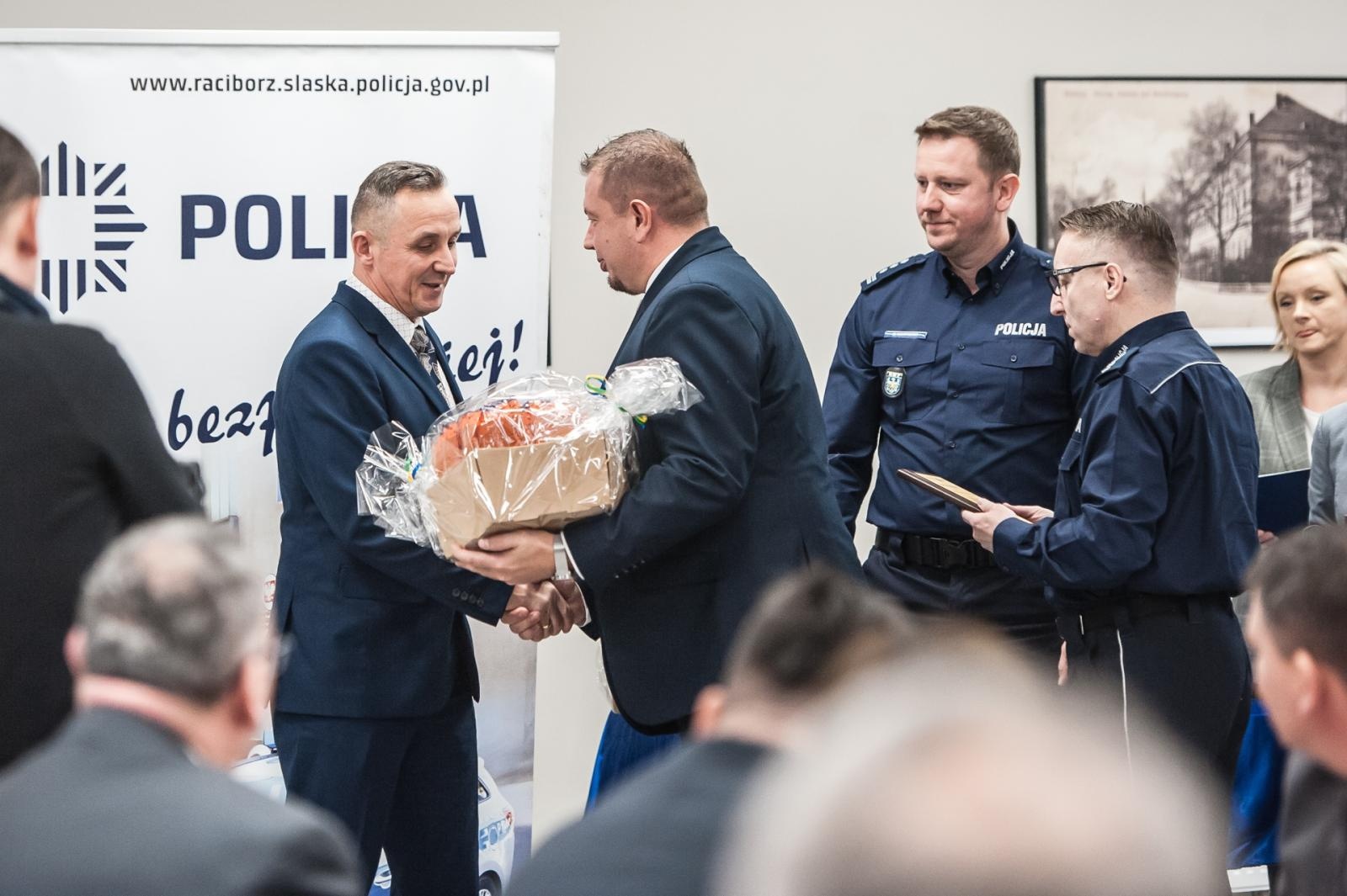 Zdjęcie w galerii na portalu naszraciborz.pl: Znamy policjantów roku w raciborskiej komendzie [FOTO i WIDEO] wiadomości z regionu