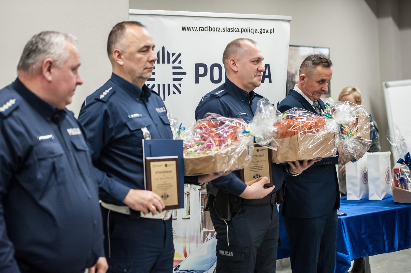 Zdjęcie w galerii na portalu naszraciborz.pl: Znamy policjantów roku w raciborskiej komendzie [FOTO i WIDEO] wiadomości z regionu