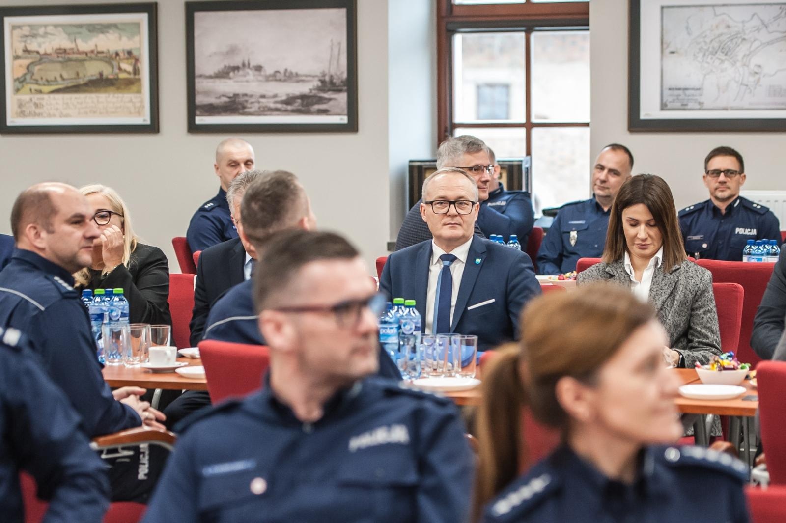 Zdjęcie w galerii na portalu naszraciborz.pl: Znamy policjantów roku w raciborskiej komendzie [FOTO i WIDEO] wiadomości z regionu