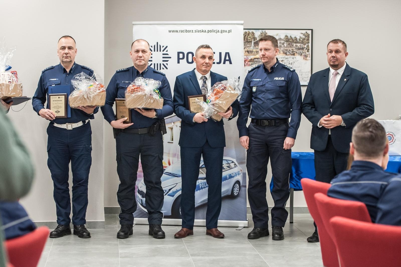 Zdjęcie w galerii na portalu naszraciborz.pl: Znamy policjantów roku w raciborskiej komendzie [FOTO i WIDEO] wiadomości z regionu