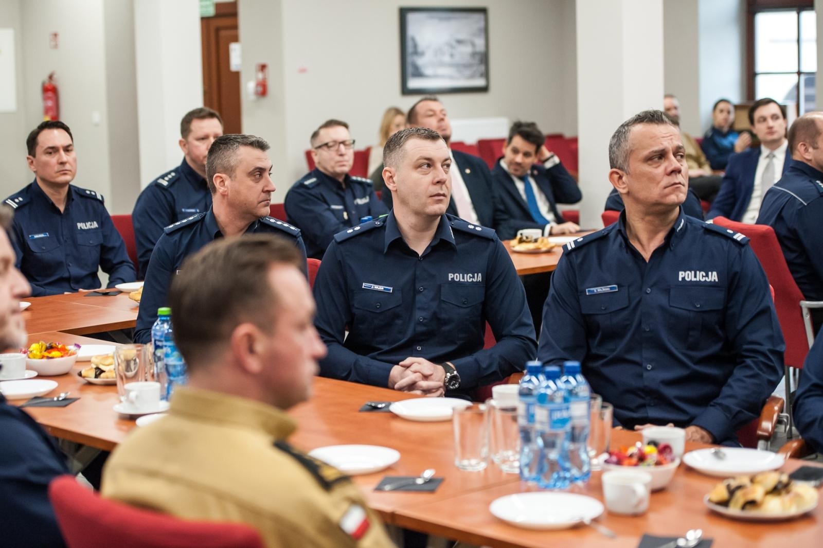 Zdjęcie w galerii na portalu naszraciborz.pl: Znamy policjantów roku w raciborskiej komendzie [FOTO i WIDEO] wiadomości z regionu