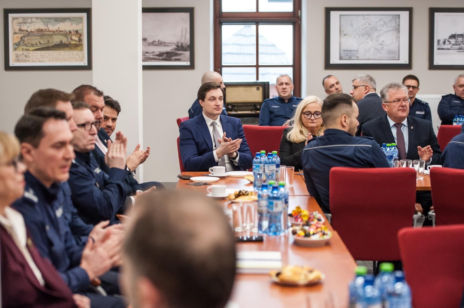 Zdjęcie w galerii na portalu naszraciborz.pl: Znamy policjantów roku w raciborskiej komendzie [FOTO i WIDEO] wiadomości z regionu