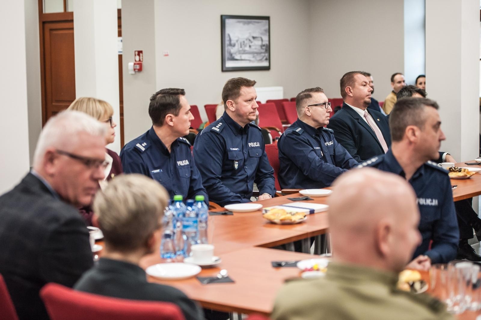 Zdjęcie w galerii na portalu naszraciborz.pl: Znamy policjantów roku w raciborskiej komendzie [FOTO i WIDEO] wiadomości z regionu