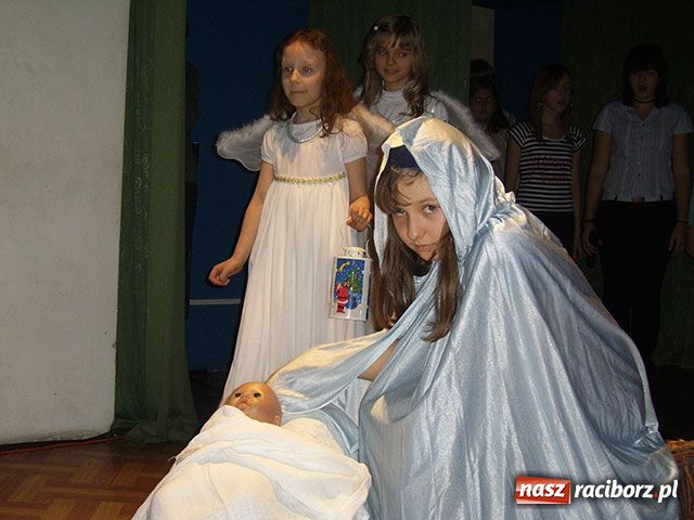 Zdjęcie w galerii na portalu naszraciborz.pl: Świątecznie w MDK–u wiadomości z regionu