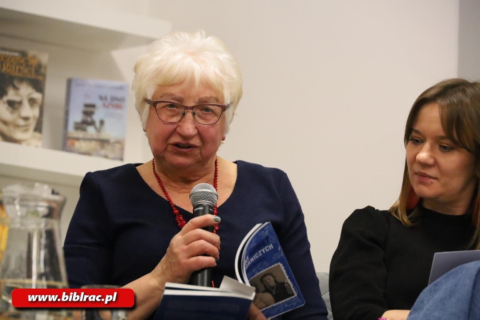Zdjęcie w galerii na portalu naszraciborz.pl: Kobiety mają głos! Opowieści kobiet z rodzin górniczych w bibliotece wiadomości z regionu