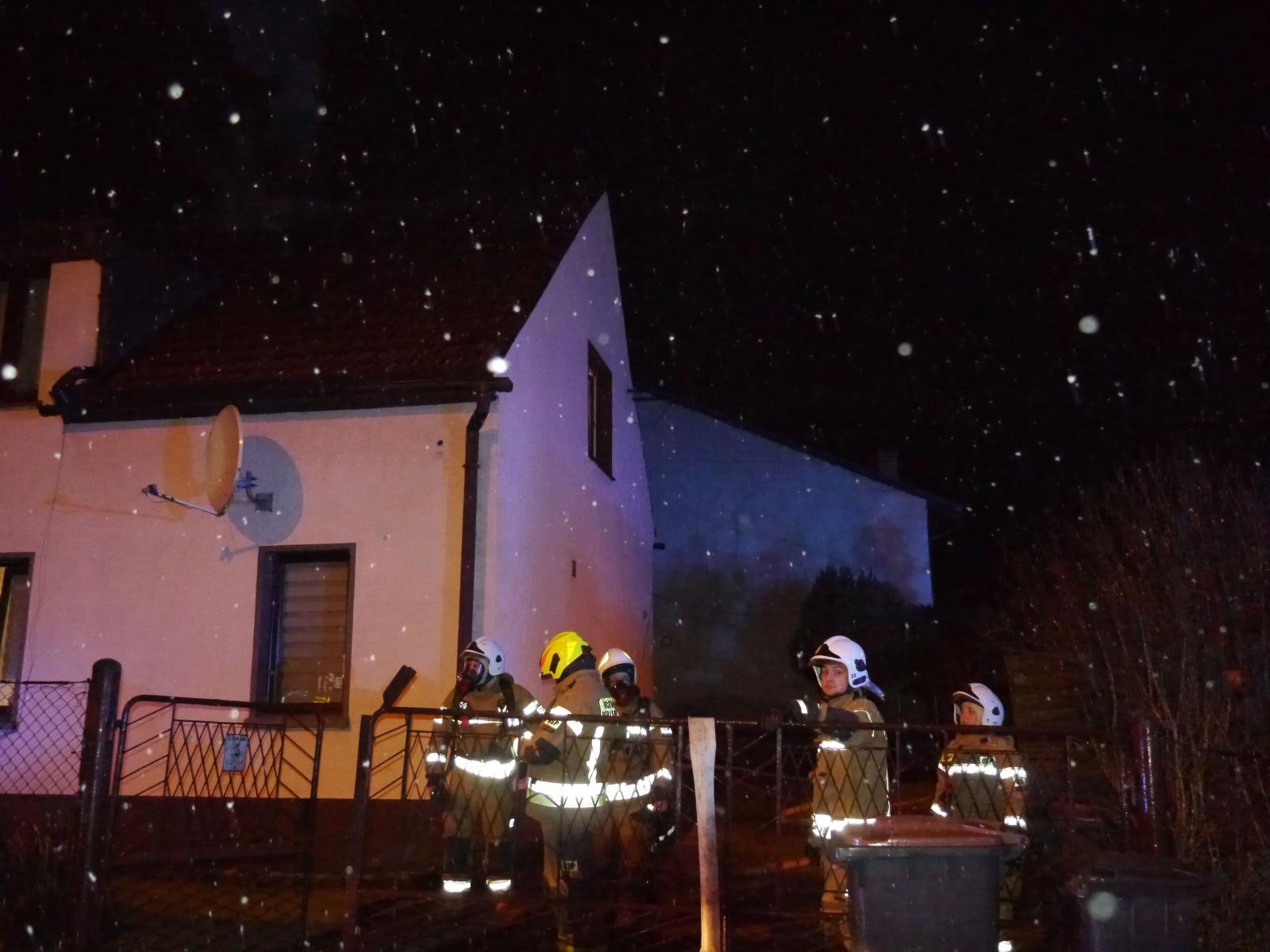Zdjęcie w galerii na portalu naszraciborz.pl: Iskry z komina przy Rzecznej w Nędzy [FOTO] wiadomości z regionu