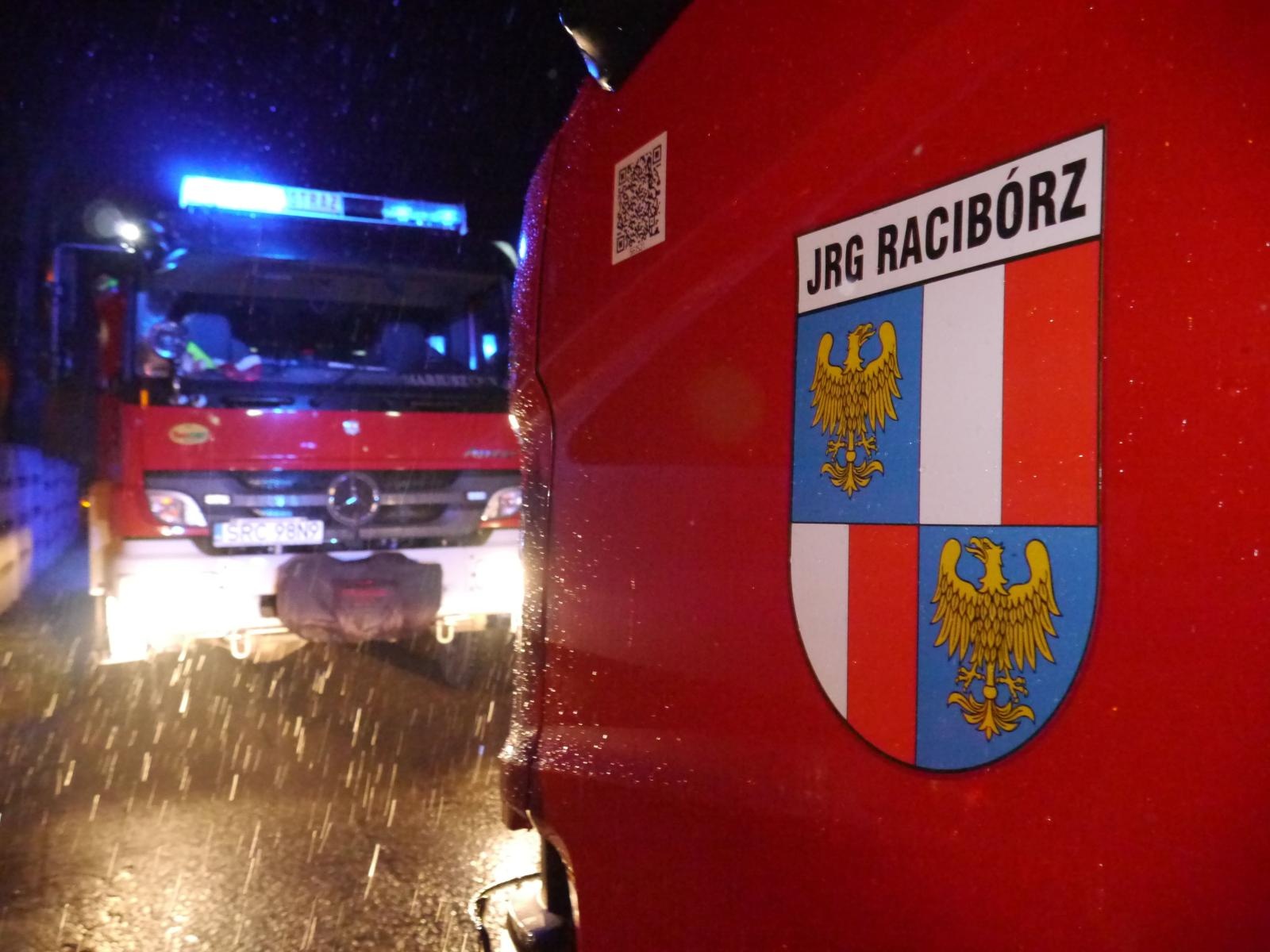 Zdjęcie w galerii na portalu naszraciborz.pl: Iskry z komina przy Rzecznej w Nędzy [FOTO] wiadomości z regionu