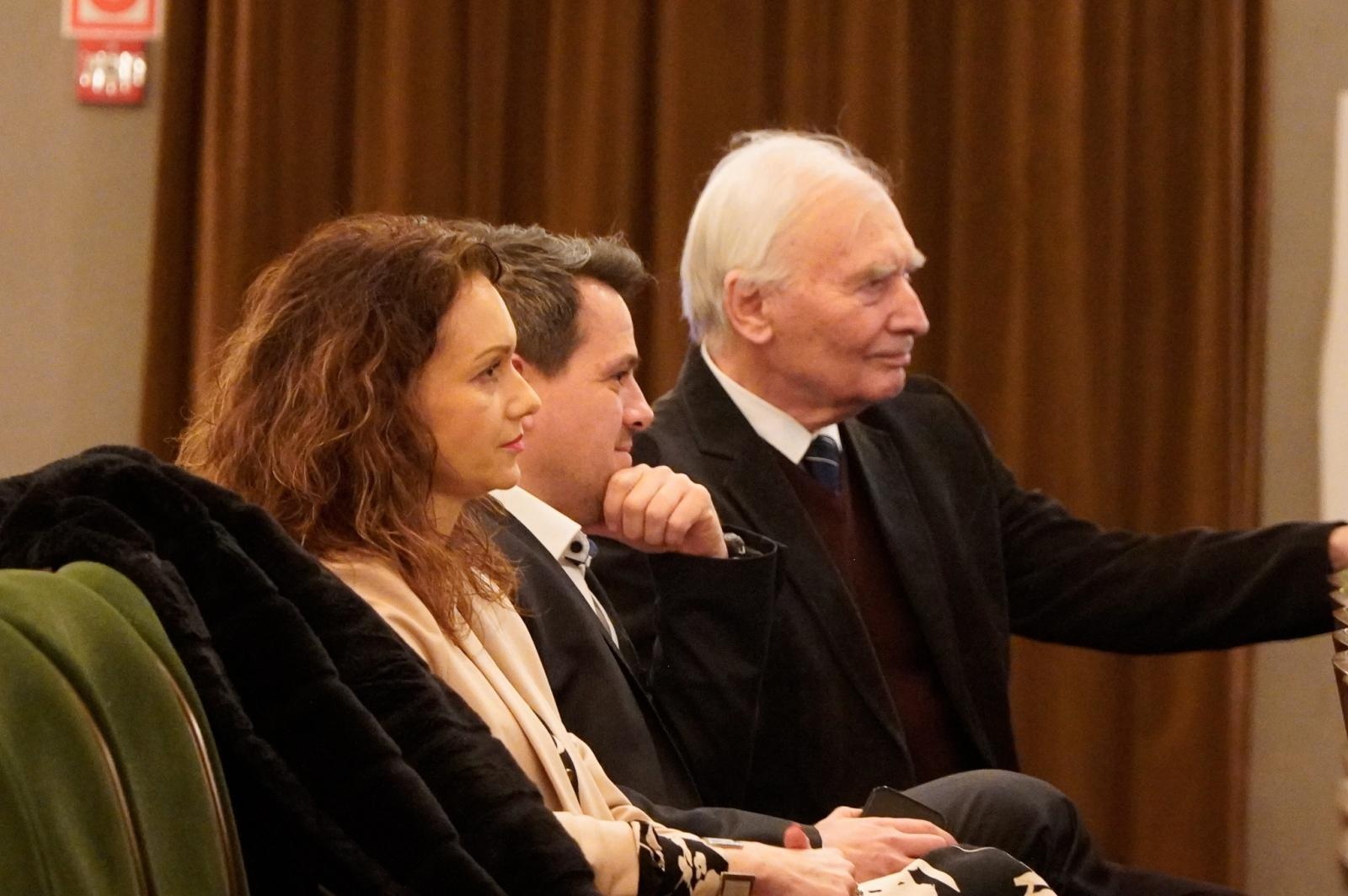 Zdjęcie w galerii na portalu naszraciborz.pl: Największy instrument smyczkowy - KONTRABAS na koncertach umuzykalniających w RCK wiadomości z regionu