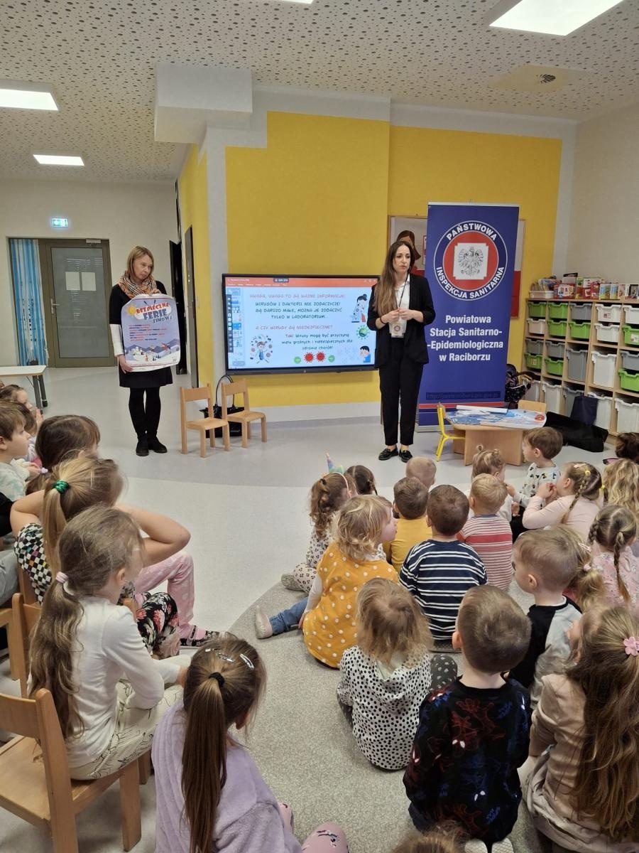 Zdjęcie w galerii na portalu naszraciborz.pl: Bezpieczne Ferie 2025 – raciborski Sanepid edukuje najmłodszych wiadomości z regionu