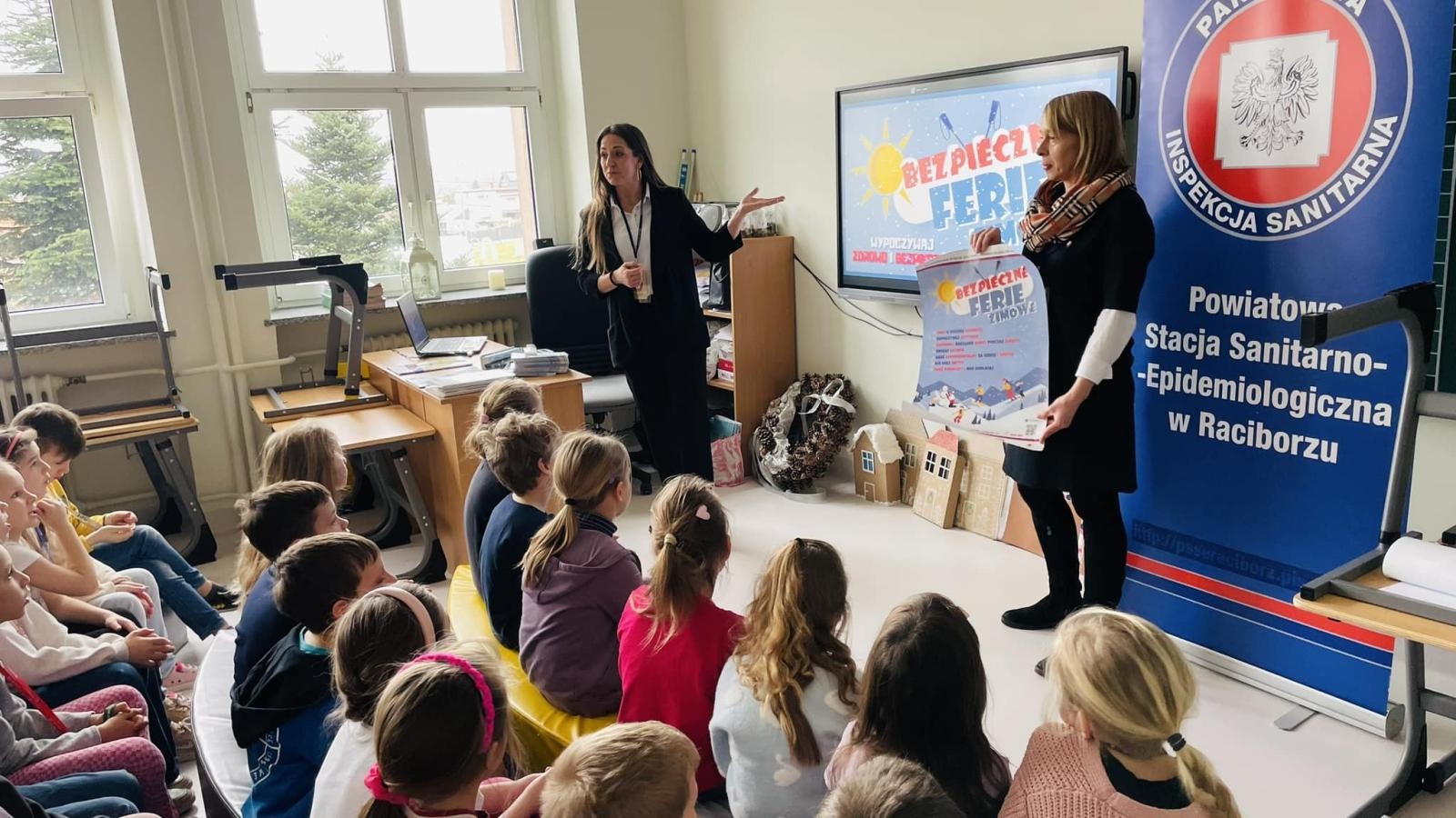 Zdjęcie w galerii na portalu naszraciborz.pl: Bezpieczne Ferie 2025 – raciborski Sanepid edukuje najmłodszych wiadomości z regionu