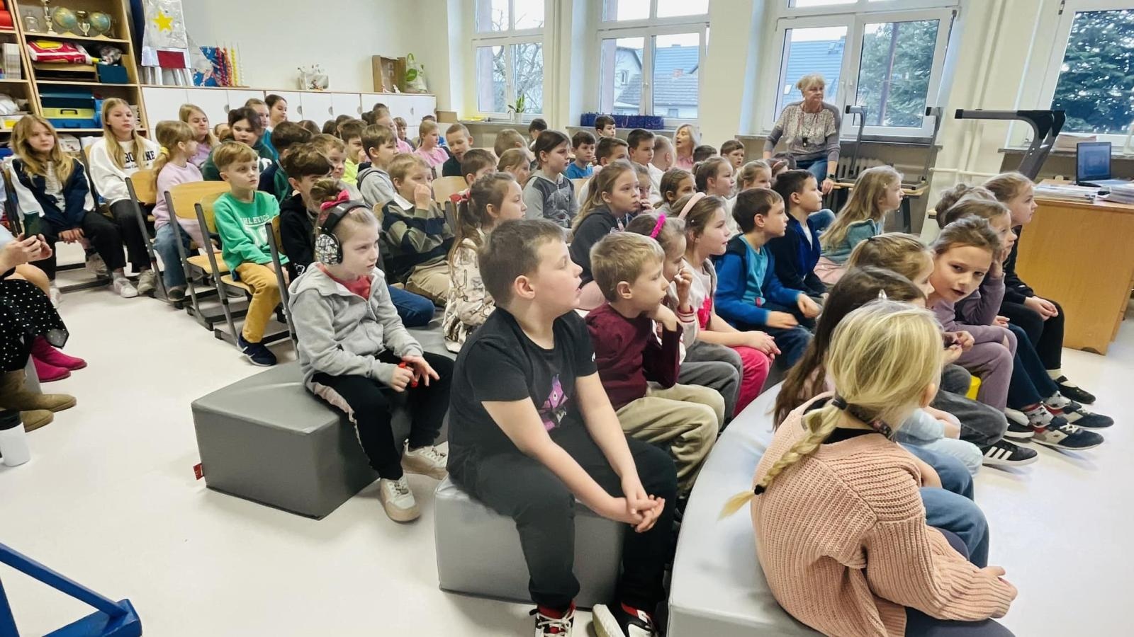 Zdjęcie w galerii na portalu naszraciborz.pl: Bezpieczne Ferie 2025 – raciborski Sanepid edukuje najmłodszych wiadomości z regionu