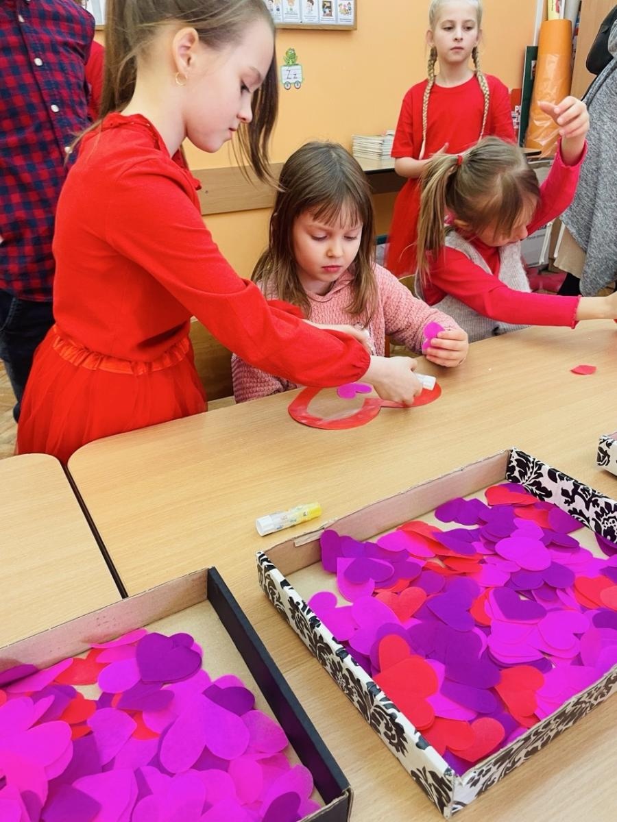 Zdjęcie w galerii na portalu naszraciborz.pl: Dni Otwarte w Szkole Podstawowej nr 13 – pierwszoklasiści poznali szkołę wiadomości z regionu