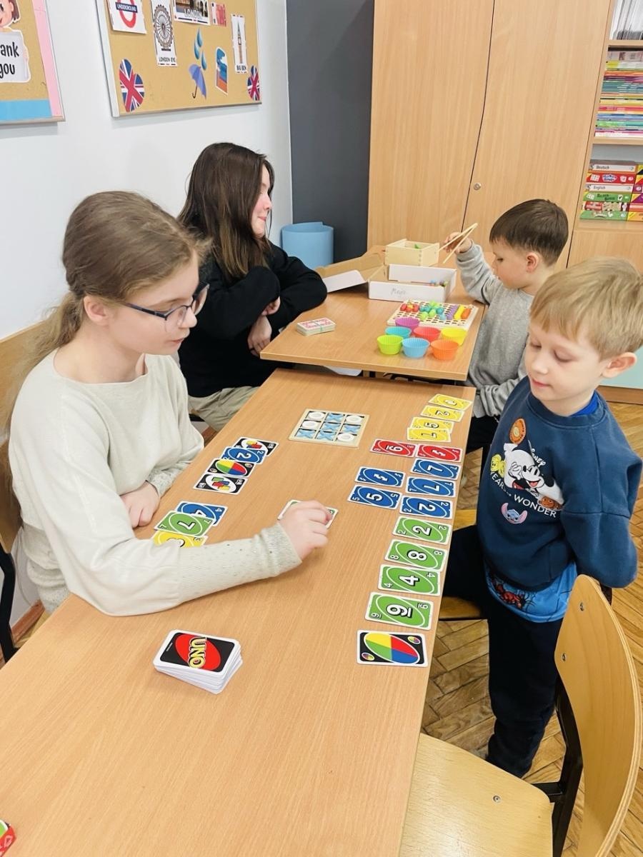 Zdjęcie w galerii na portalu naszraciborz.pl: Dni Otwarte w Szkole Podstawowej nr 13 – pierwszoklasiści poznali szkołę wiadomości z regionu