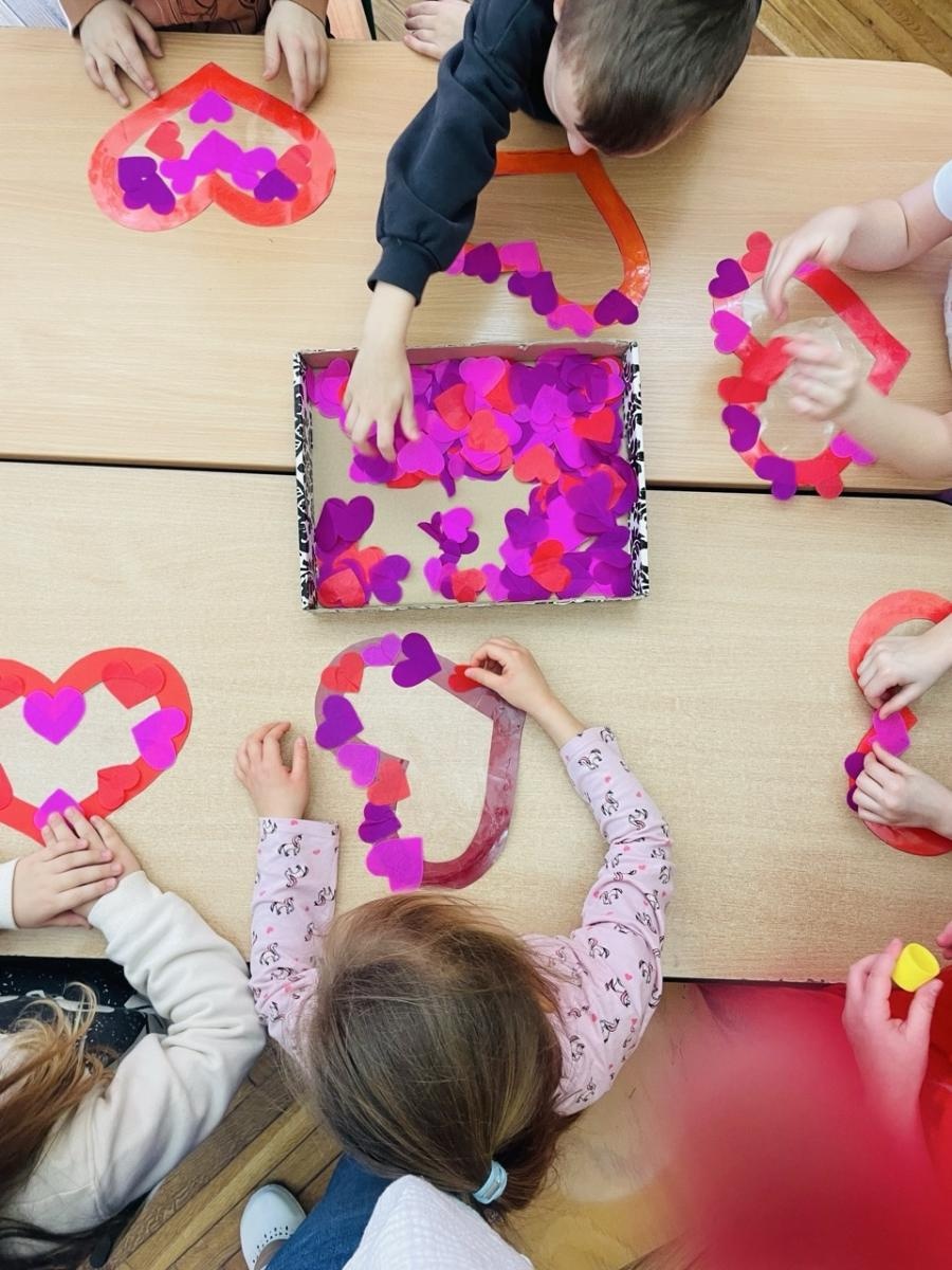 Zdjęcie w galerii na portalu naszraciborz.pl: Dni Otwarte w Szkole Podstawowej nr 13 – pierwszoklasiści poznali szkołę wiadomości z regionu