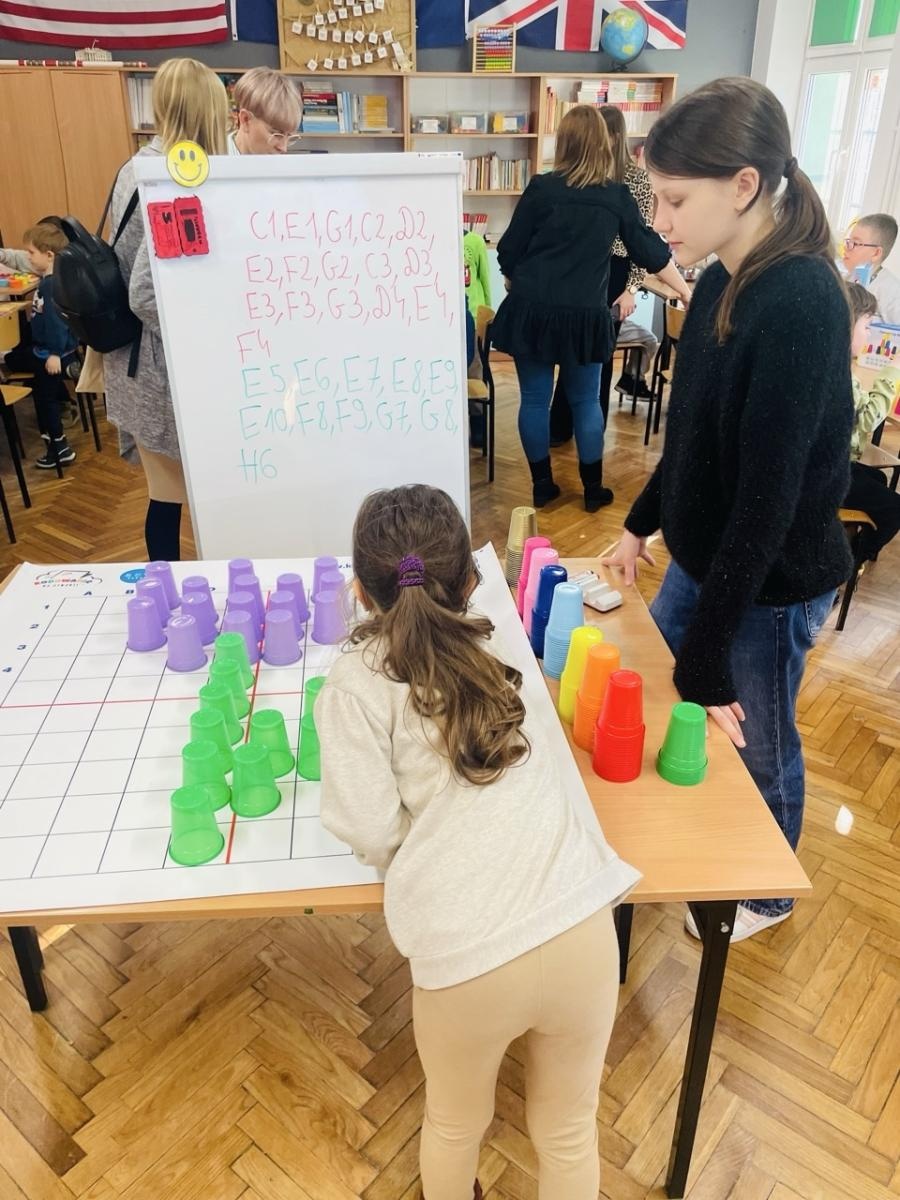 Zdjęcie w galerii na portalu naszraciborz.pl: Dni Otwarte w Szkole Podstawowej nr 13 – pierwszoklasiści poznali szkołę wiadomości z regionu