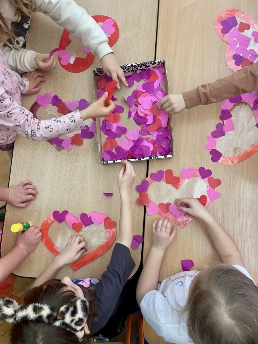 Zdjęcie w galerii na portalu naszraciborz.pl: Dni Otwarte w Szkole Podstawowej nr 13 – pierwszoklasiści poznali szkołę wiadomości z regionu