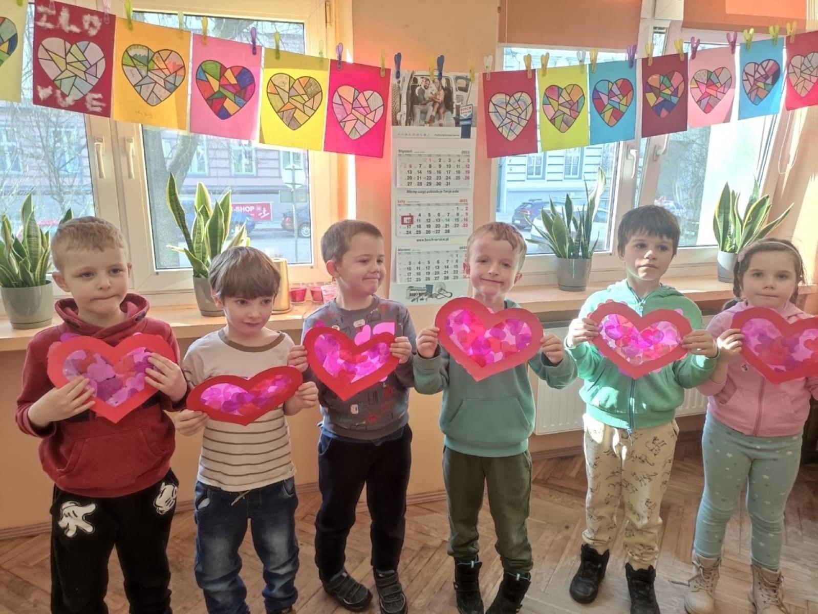 Zdjęcie w galerii na portalu naszraciborz.pl: Dni Otwarte w Szkole Podstawowej nr 13 – pierwszoklasiści poznali szkołę wiadomości z regionu