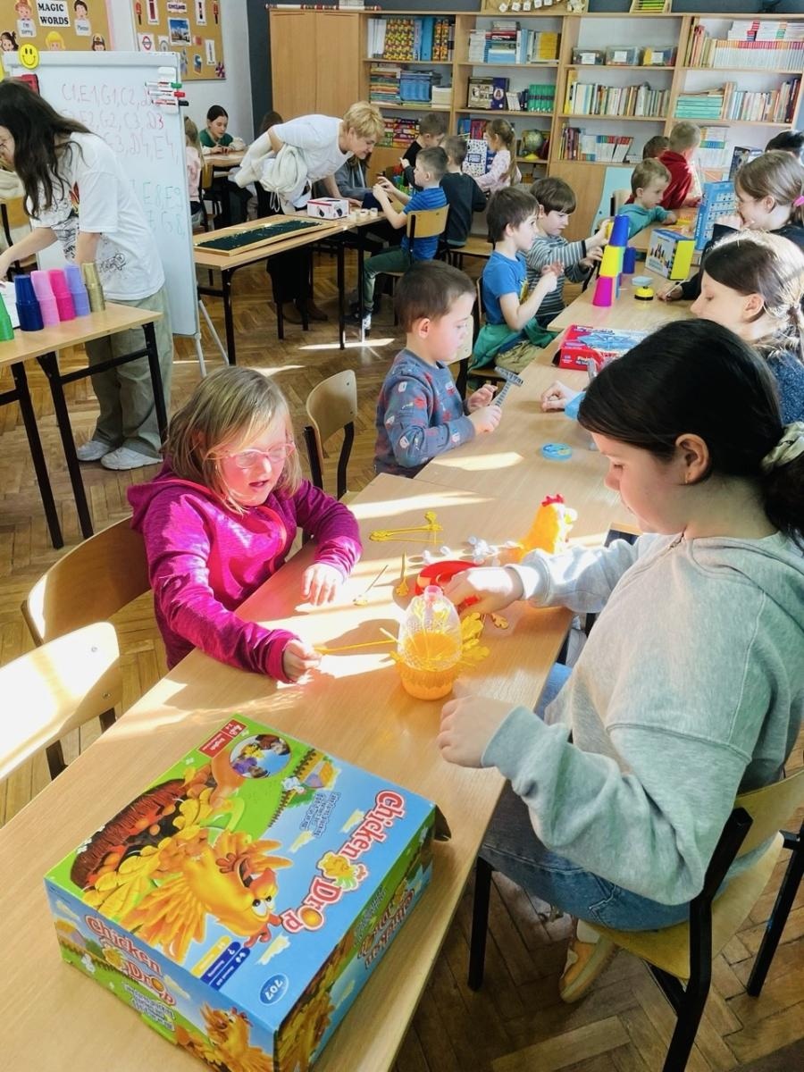 Zdjęcie w galerii na portalu naszraciborz.pl: Dni Otwarte w Szkole Podstawowej nr 13 – pierwszoklasiści poznali szkołę wiadomości z regionu