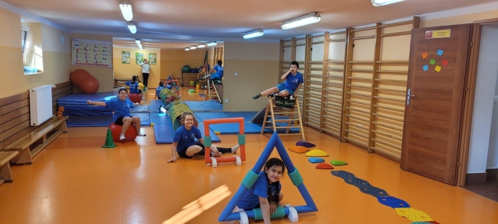 Zdjęcie w galerii na portalu naszraciborz.pl: Dni Otwarte w Szkole Podstawowej nr 13 – pierwszoklasiści poznali szkołę wiadomości z regionu