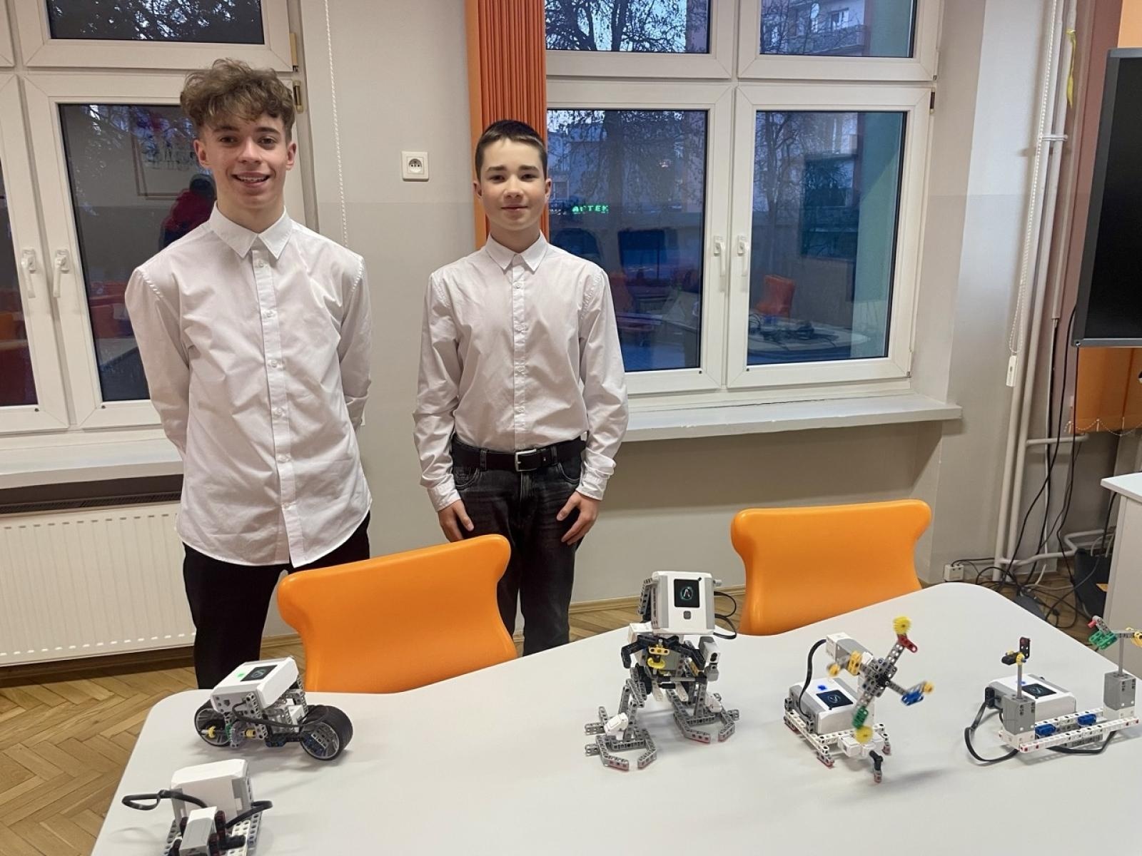 Zdjęcie w galerii na portalu naszraciborz.pl: Dni Otwarte w Szkole Podstawowej nr 13 – pierwszoklasiści poznali szkołę wiadomości z regionu