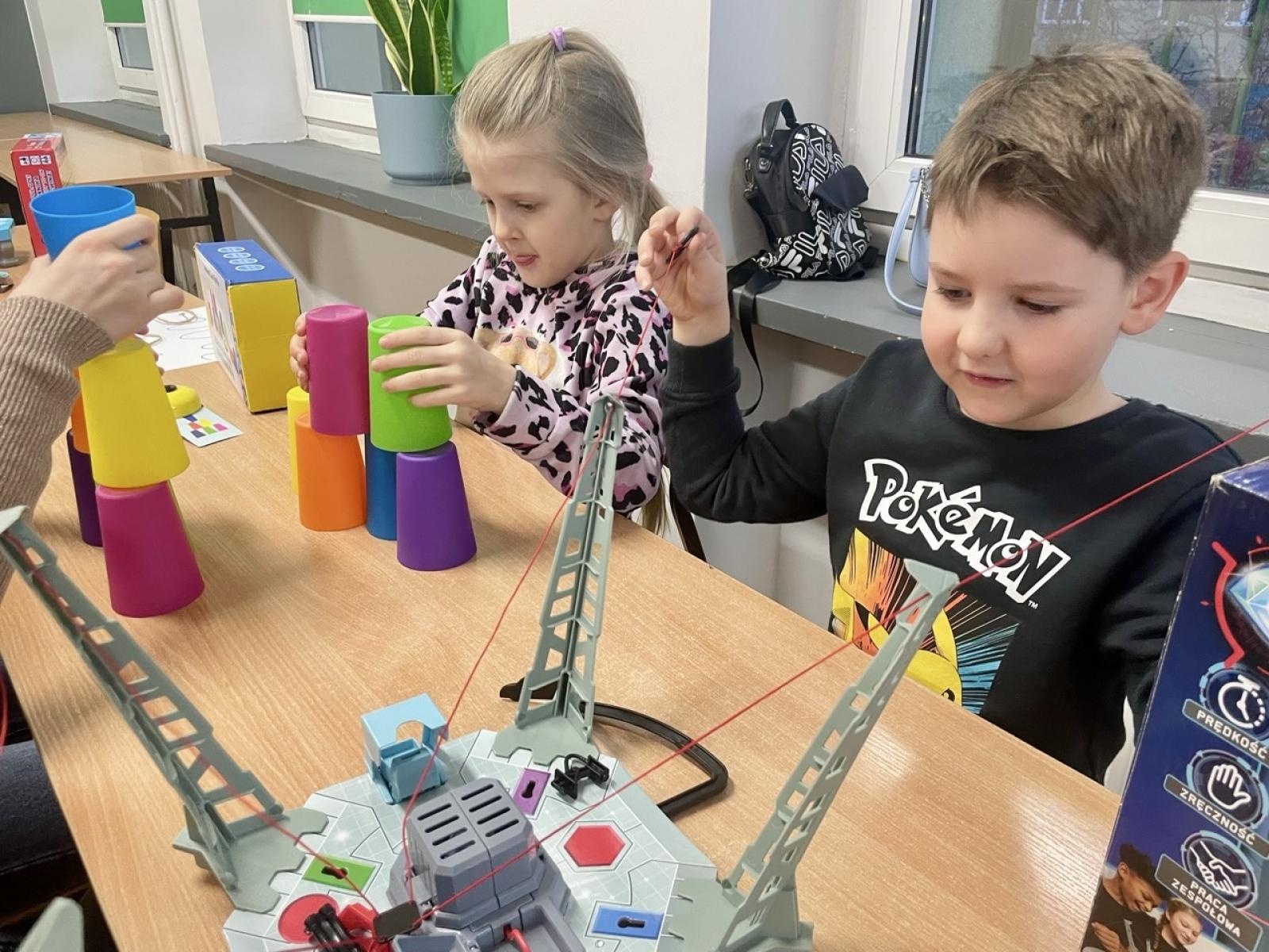 Zdjęcie w galerii na portalu naszraciborz.pl: Dni Otwarte w Szkole Podstawowej nr 13 – pierwszoklasiści poznali szkołę wiadomości z regionu