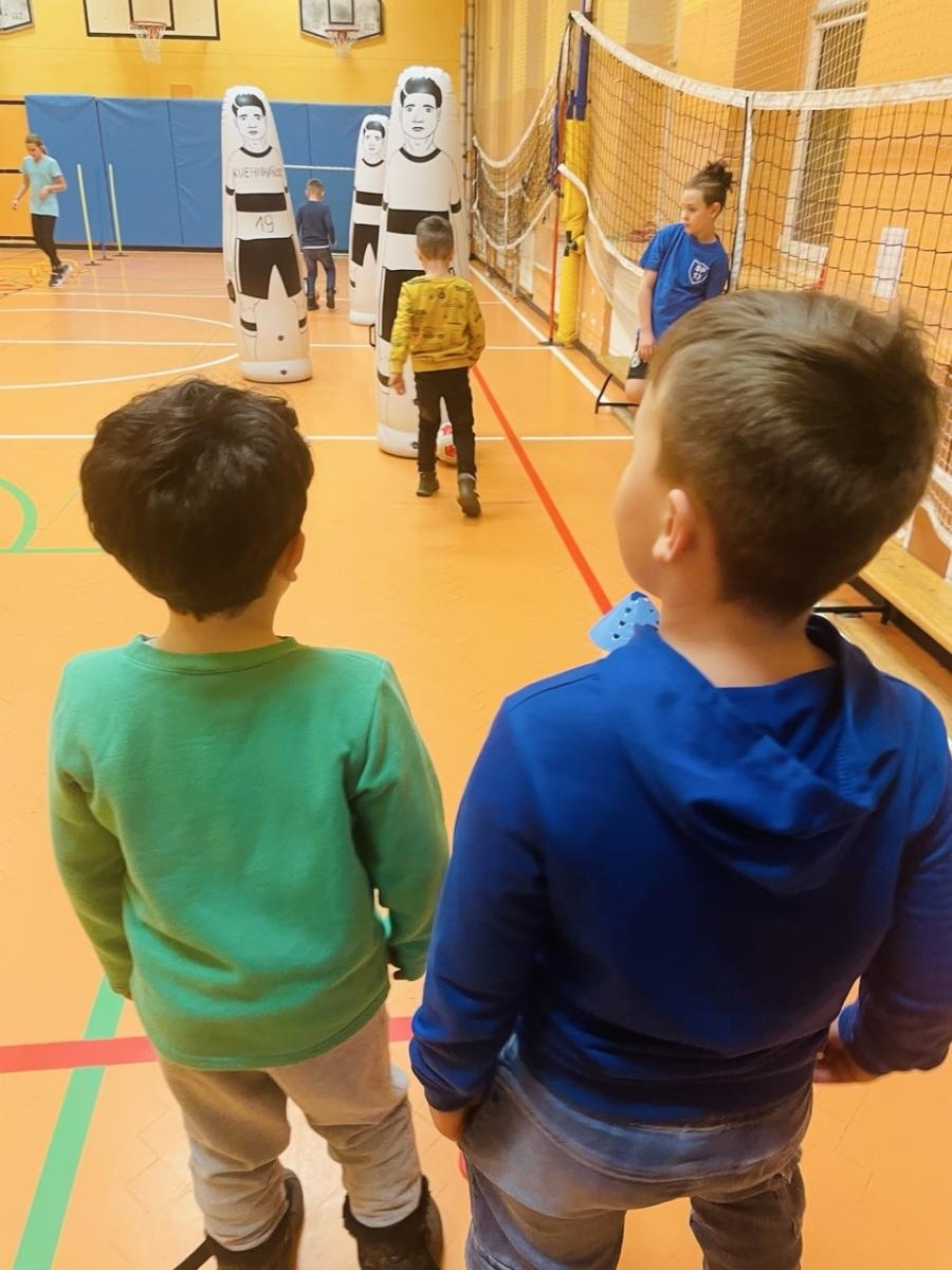 Zdjęcie w galerii na portalu naszraciborz.pl: Dni Otwarte w Szkole Podstawowej nr 13 – pierwszoklasiści poznali szkołę wiadomości z regionu