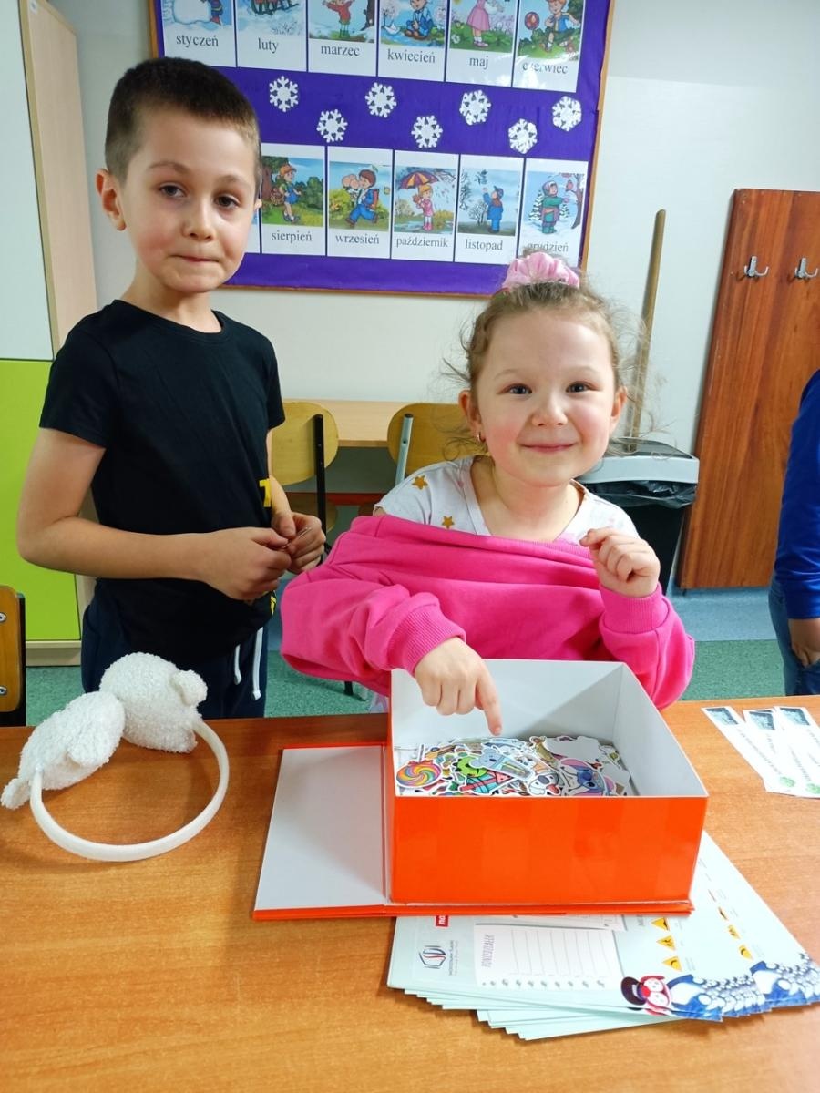 Zdjęcie w galerii na portalu naszraciborz.pl: Dni Otwarte w Szkole Podstawowej nr 13 – pierwszoklasiści poznali szkołę wiadomości z regionu