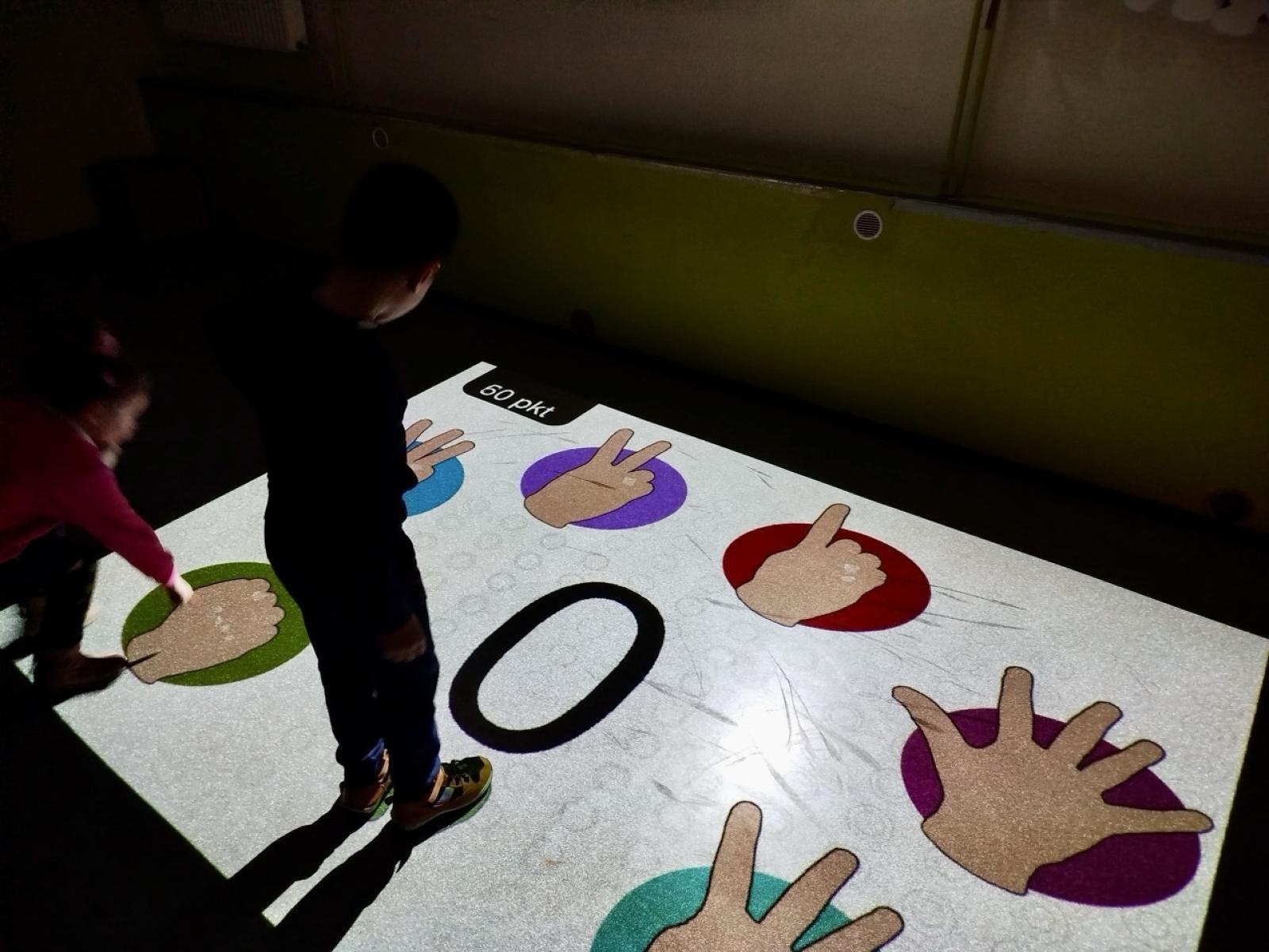 Zdjęcie w galerii na portalu naszraciborz.pl: Dni Otwarte w Szkole Podstawowej nr 13 – pierwszoklasiści poznali szkołę wiadomości z regionu